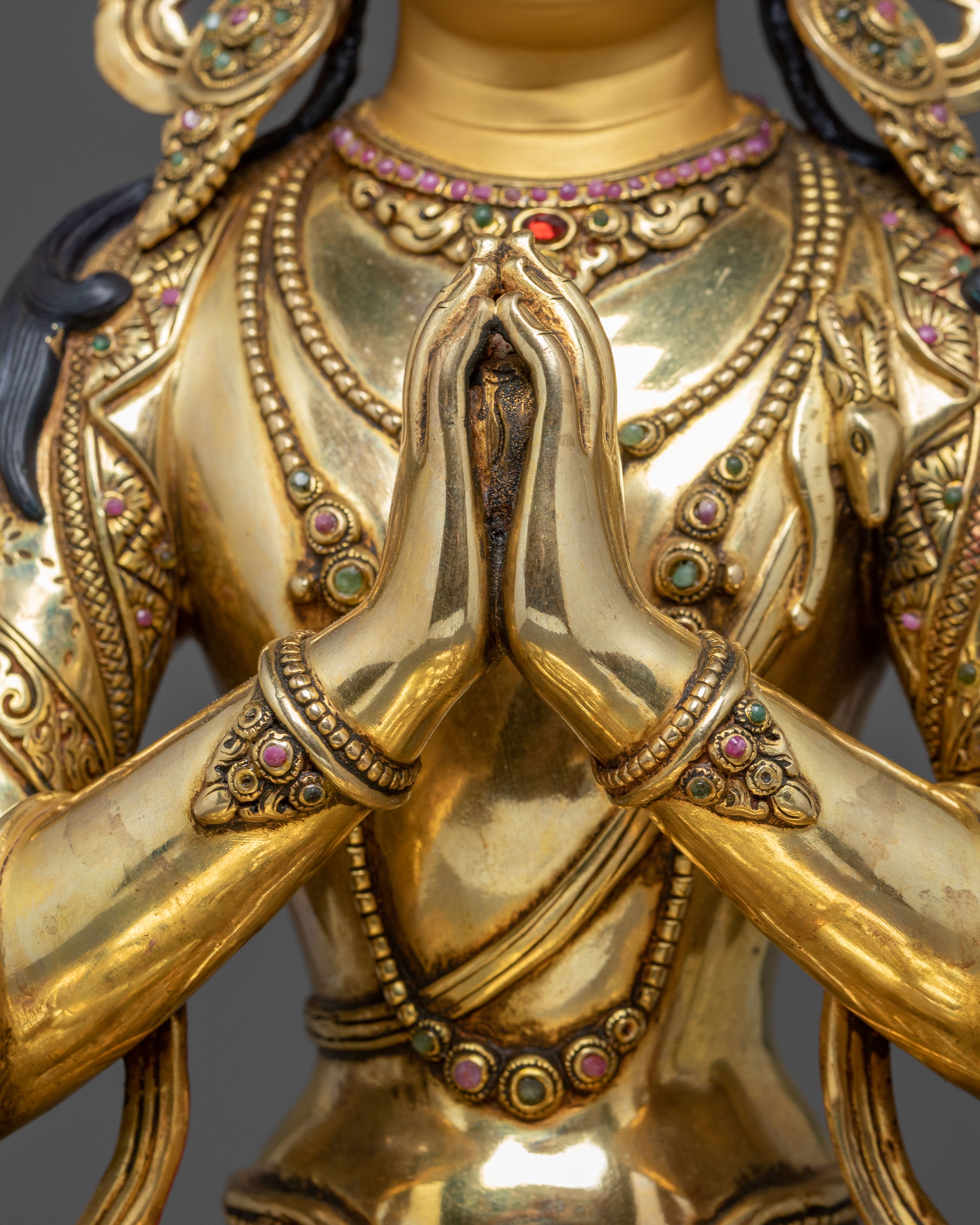 Peaceful Chenrezig Buddha Statue | Hand-Gilded Serenity