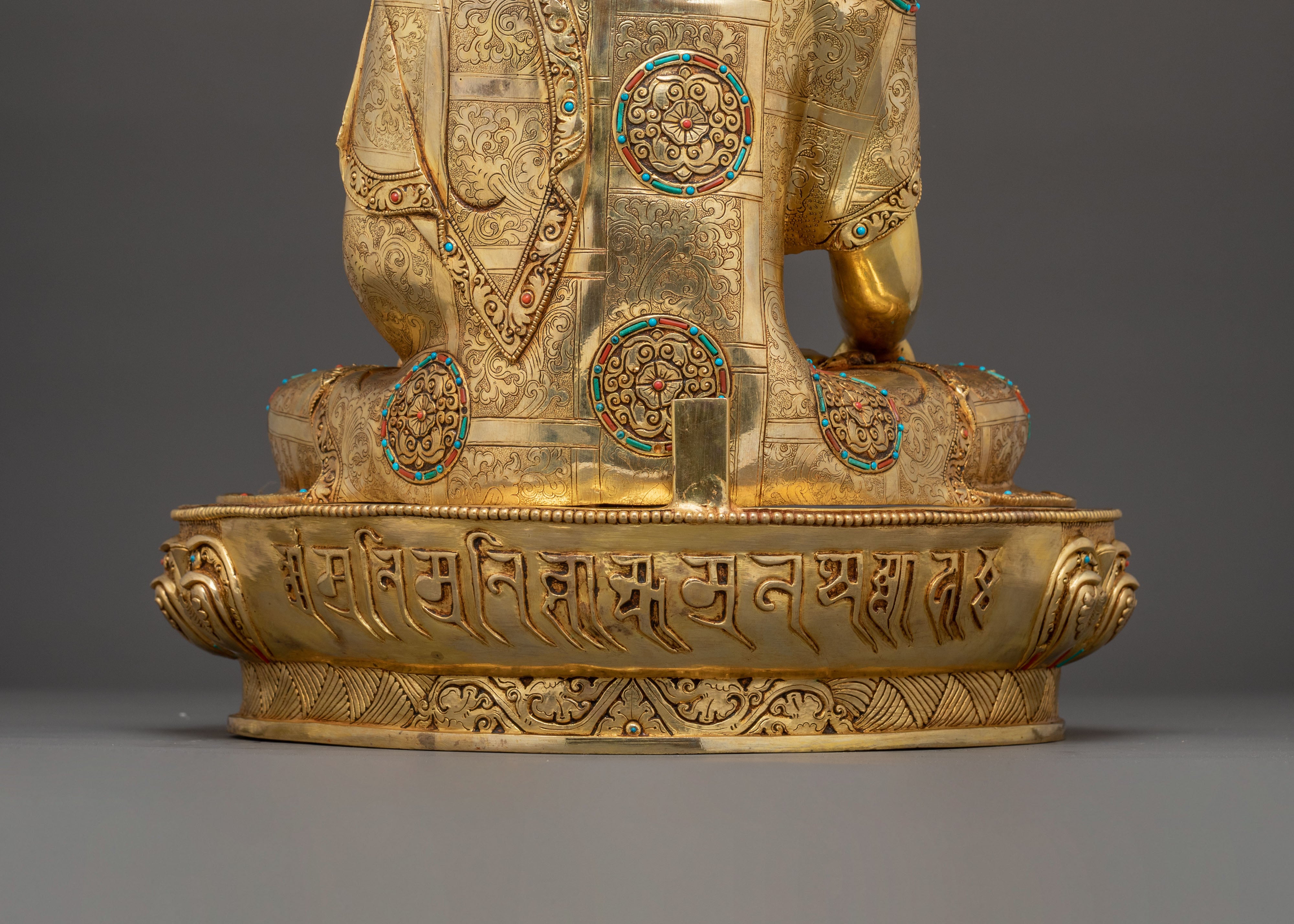 Buddha Shakyamuni Golden Statue with Gemstones