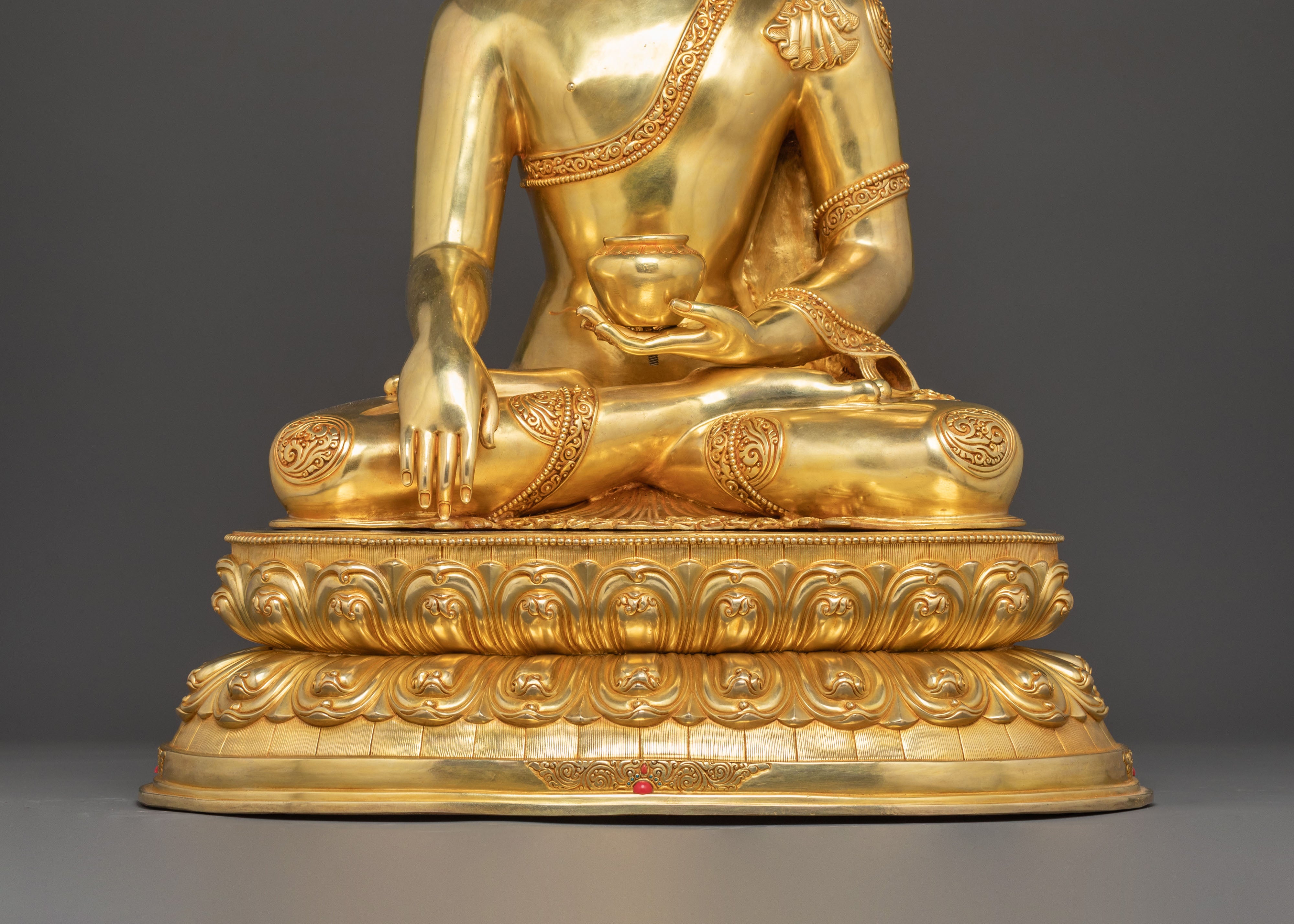 Shakyamuni Buddha Blessed Statue: Exquisite 24K Gold Gilded Statue