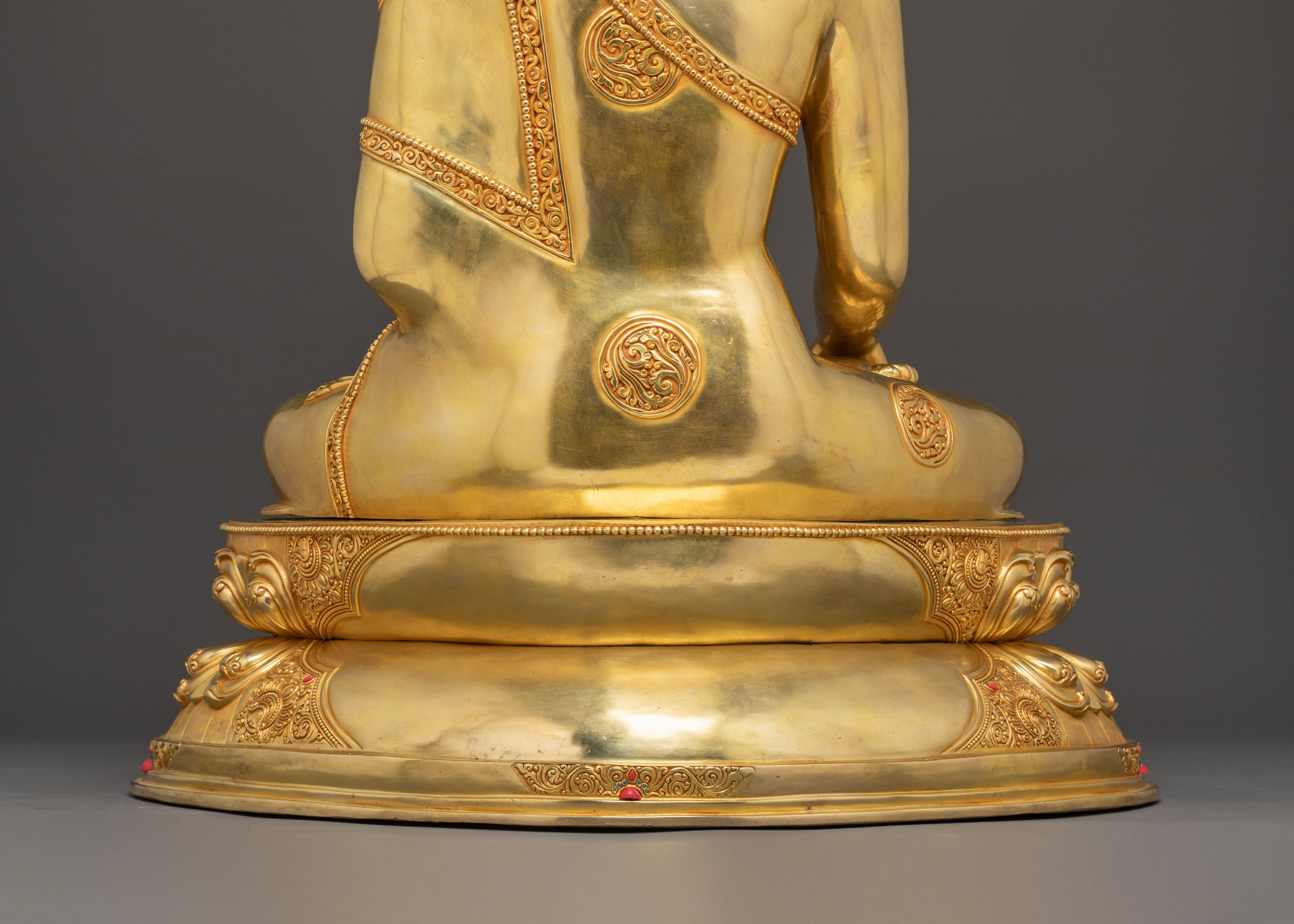 Shakyamuni Buddha Blessed Statue: Exquisite 24K Gold Gilded Statue