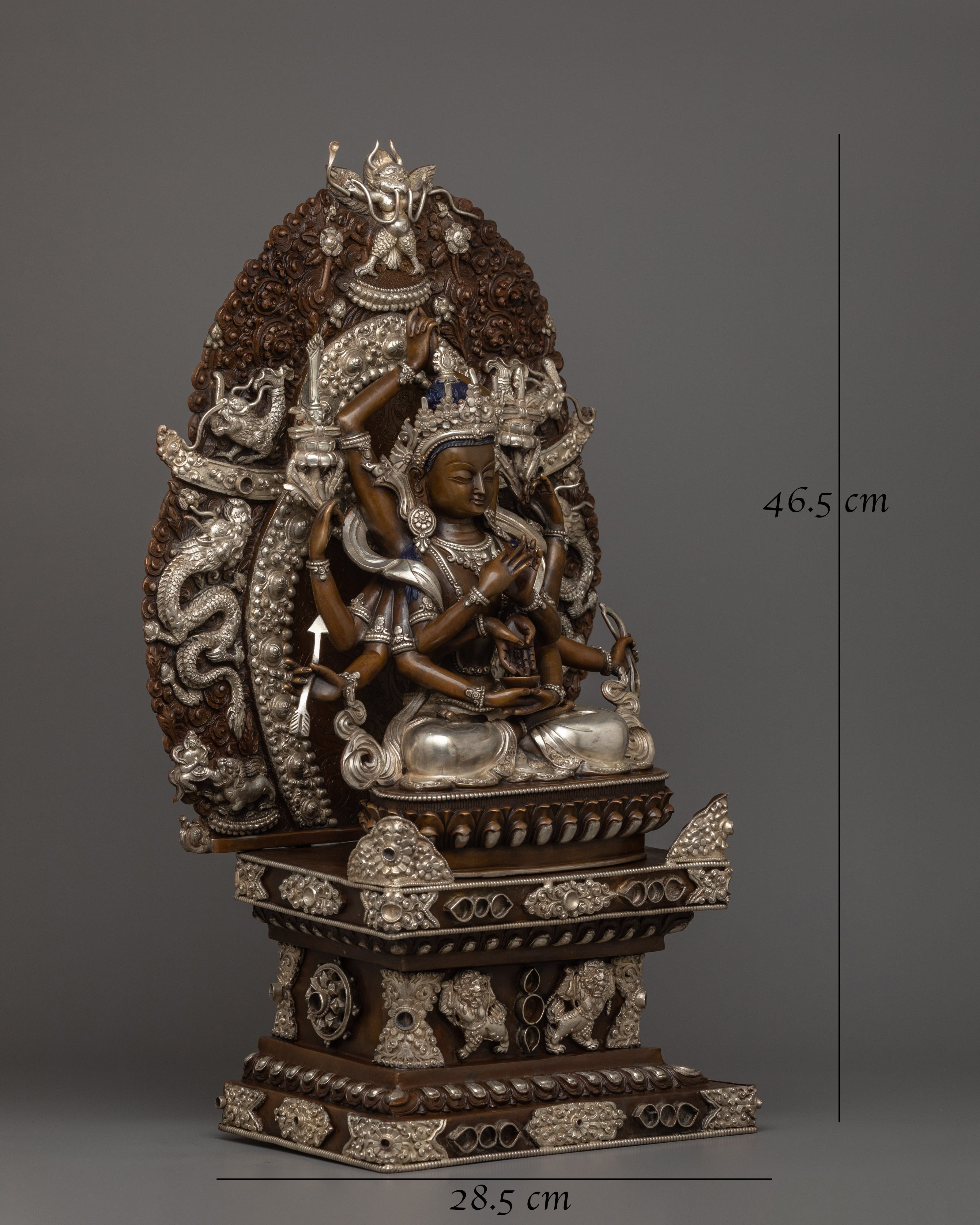 sclupture-of-namasangati-with-throne