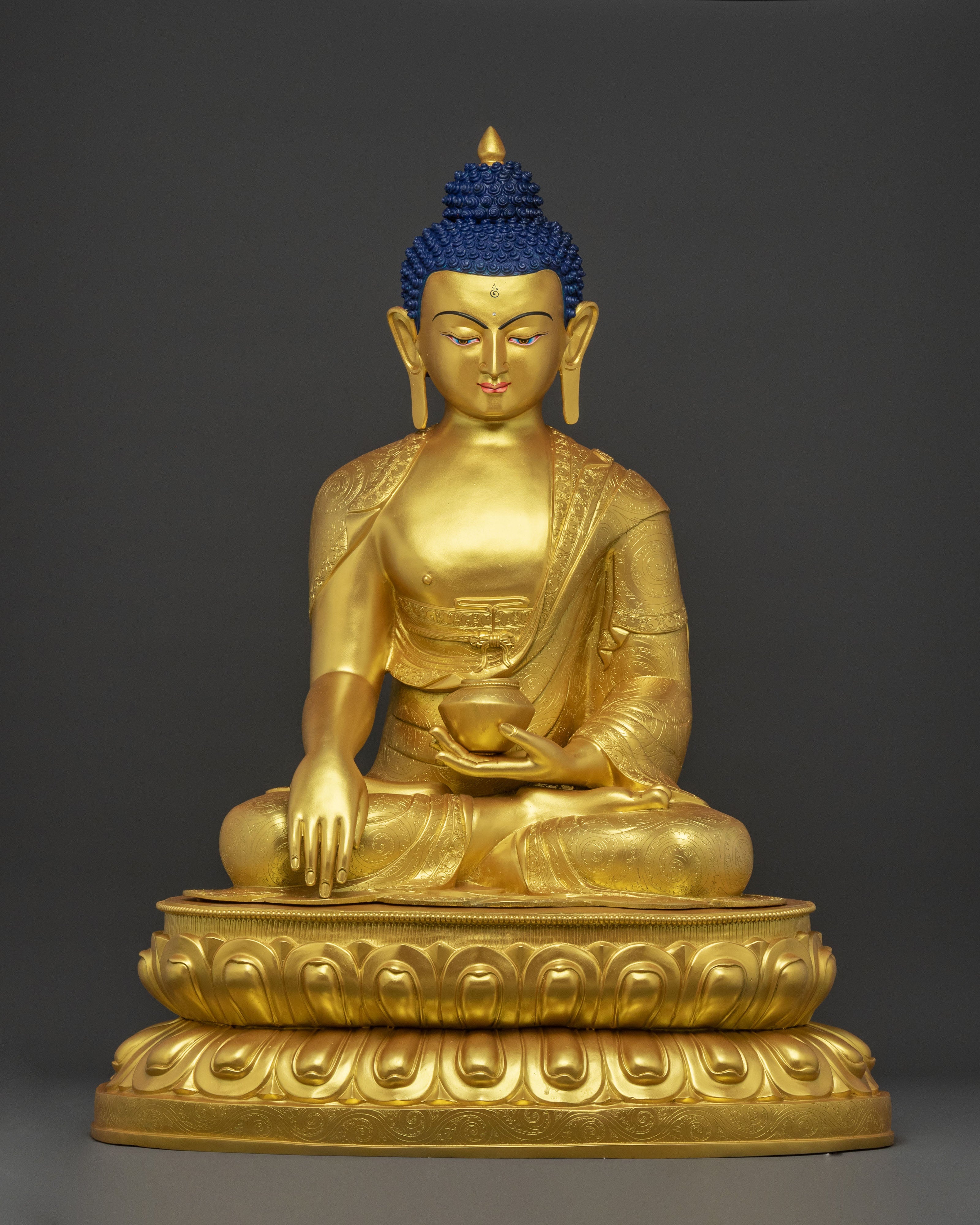 Golden Shakyamuni Buddha Peaceful Statue