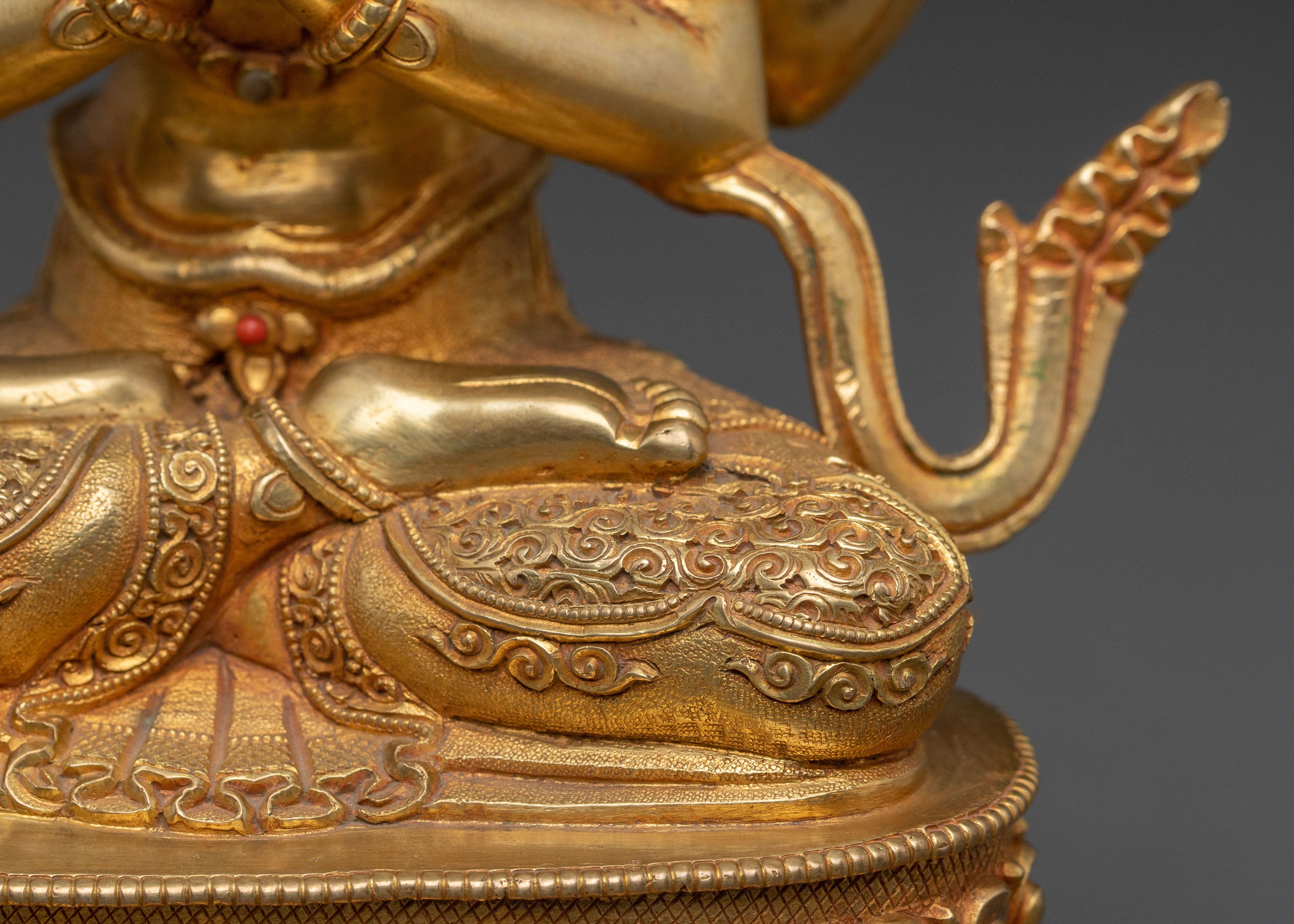 Chenrezig 24k Gold Gilded Statue | Meditational Decor