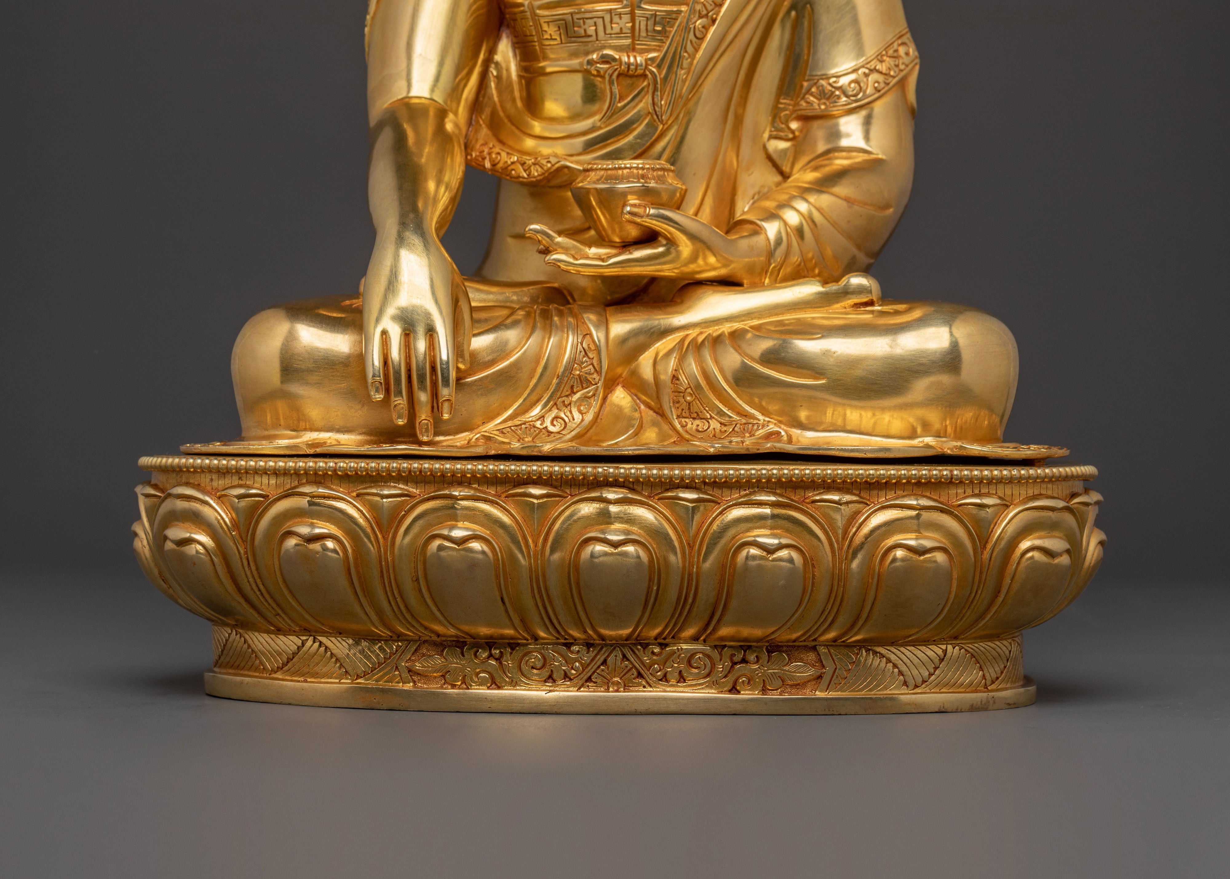 Shakyamuni Buddha Majestic Statue | Altar Decor