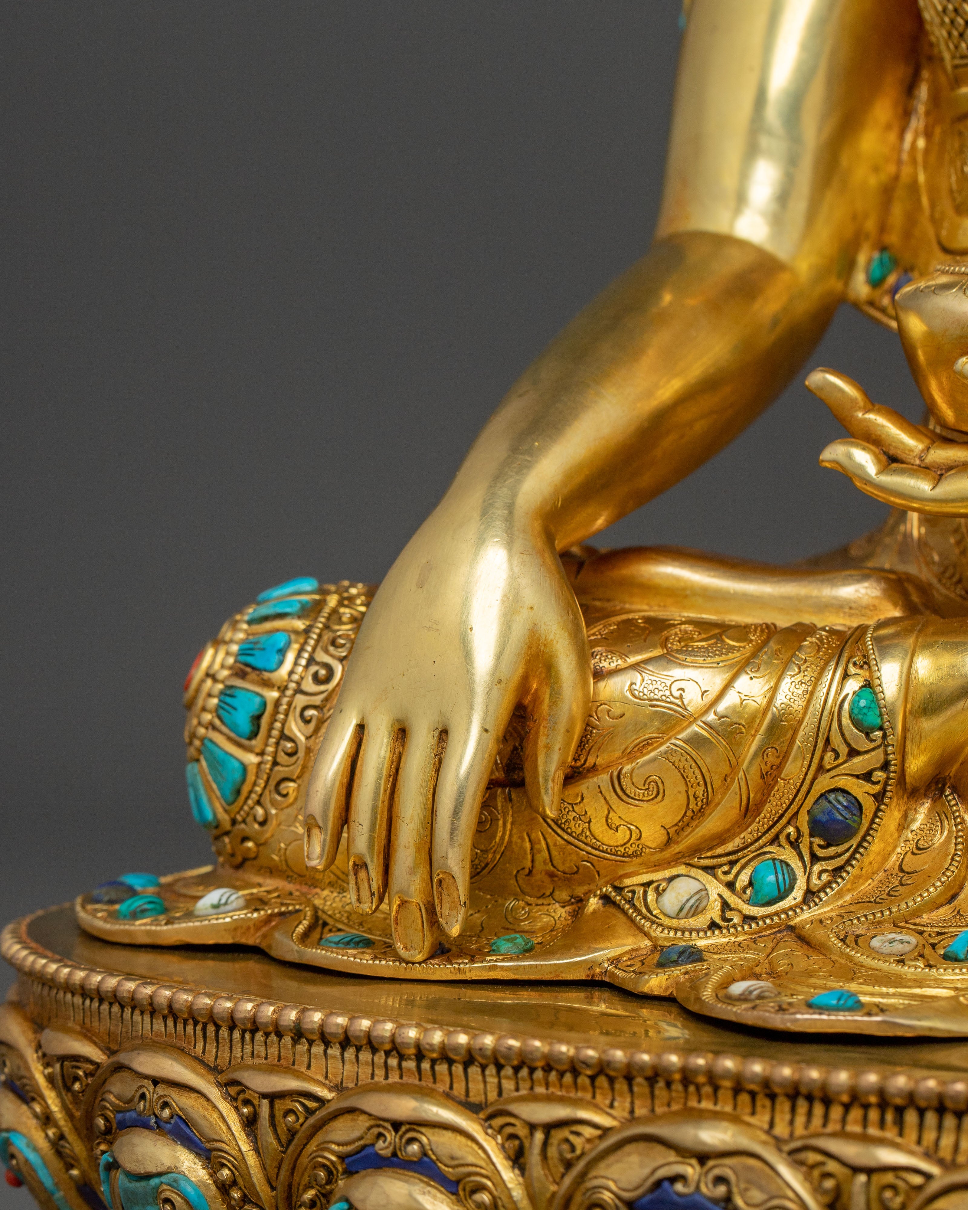 Shakyamuni Buddha Golden Dharma Statue | Enlightened Master of Wisdom