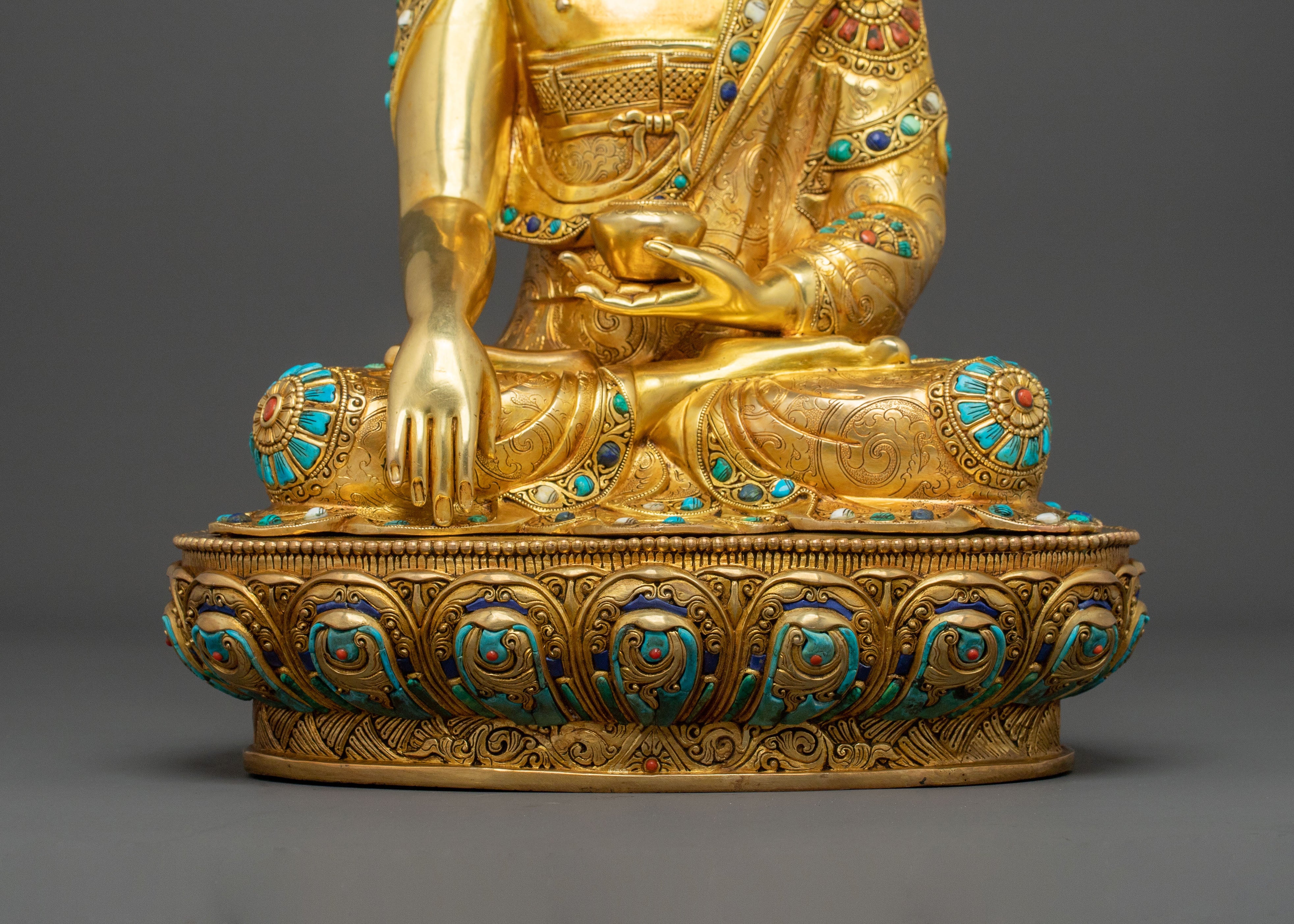 Shakyamuni Buddha Golden Dharma Statue | Enlightened Master of Wisdom