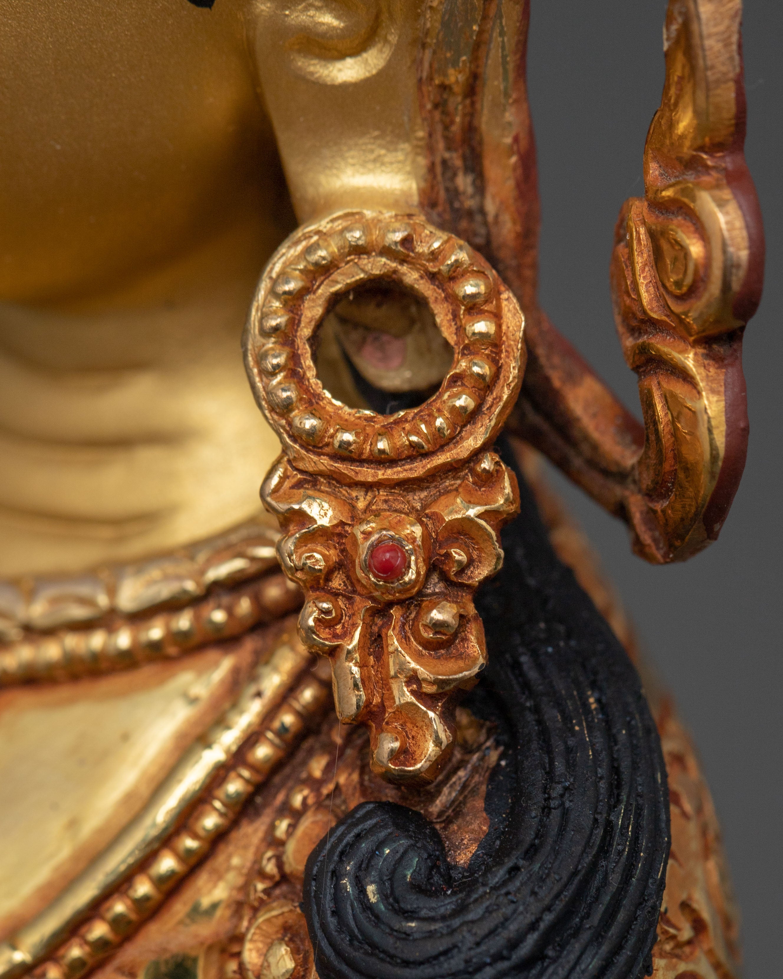 Traditional Dukar Statue | 24K Gold Gilded