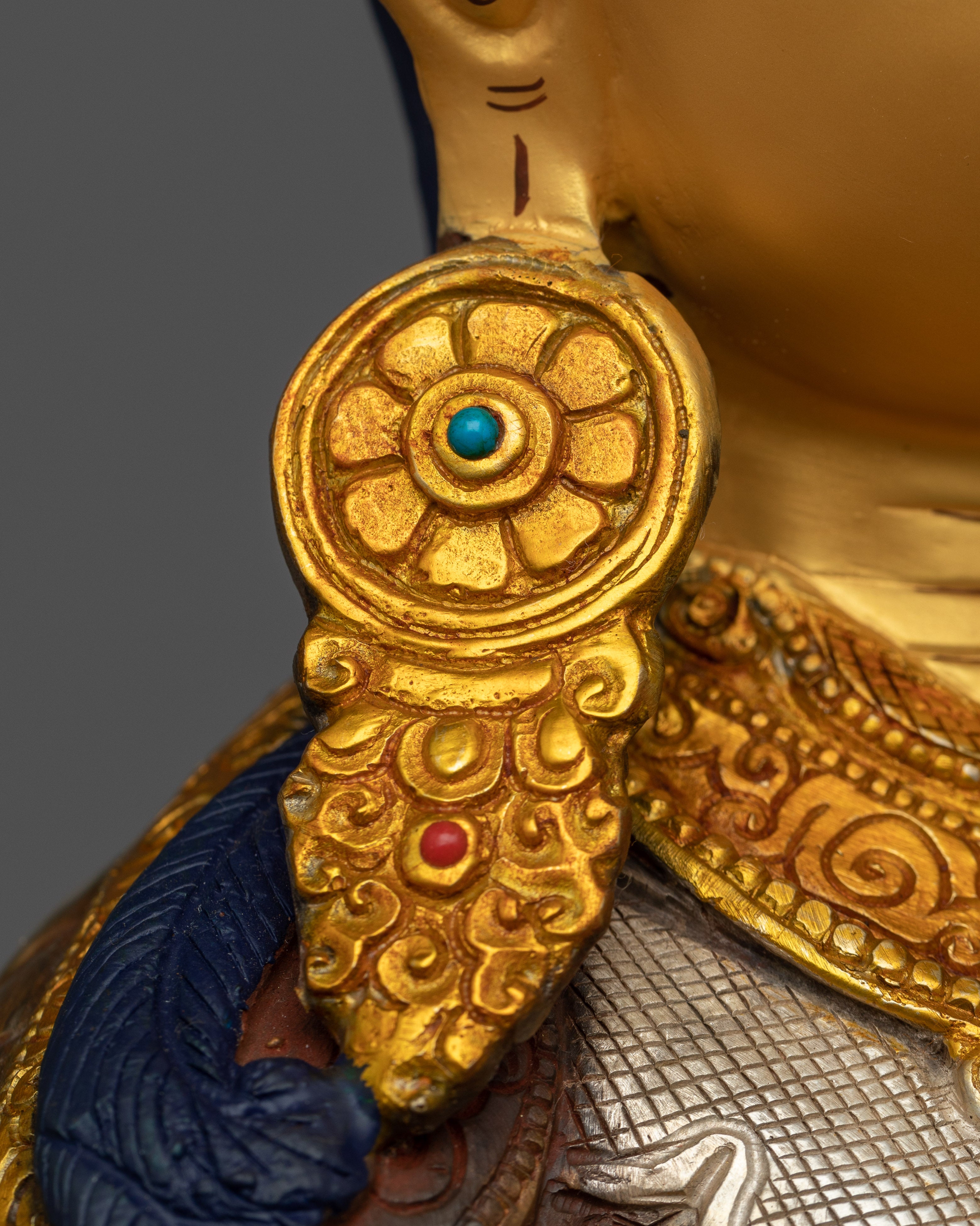 Guru Rinpoche Tibetan Statue | Discover Spiritual Illumination