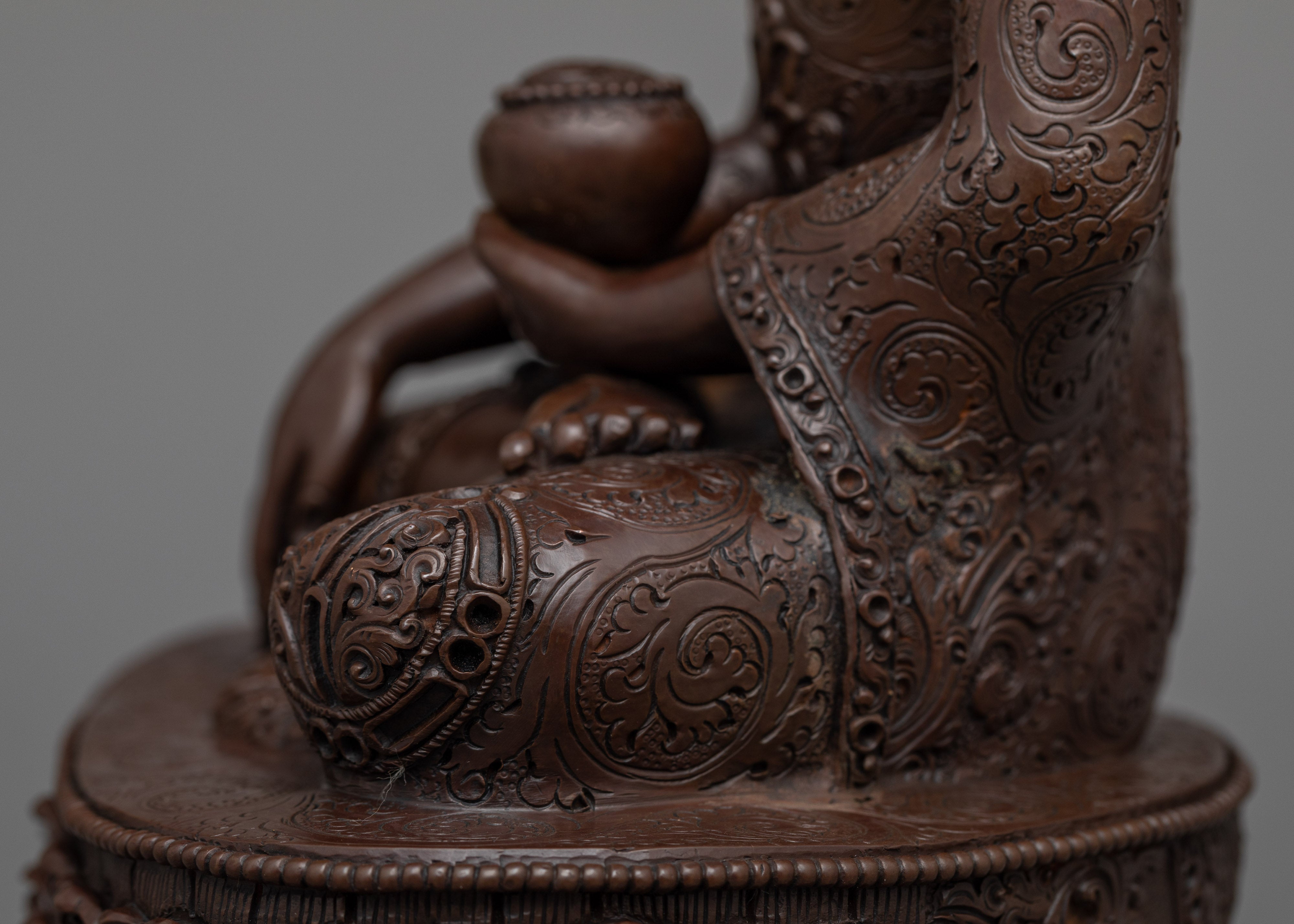 Buddha Shakyamuni Statue | Symbol of Enlightenment and Compassion