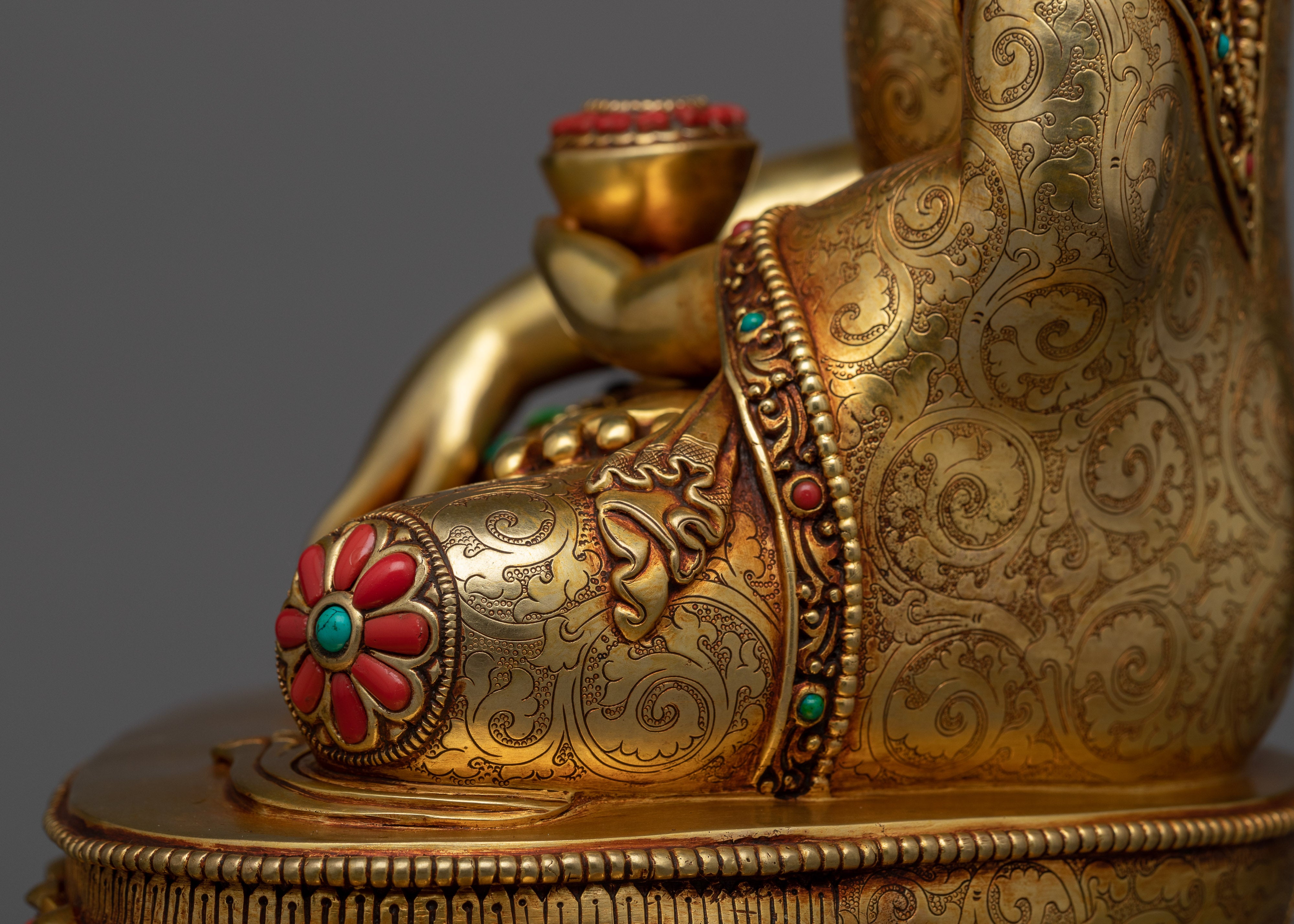 Enlightened Buddha Shakyamuni Statue | Serenity with our Shakyamuni Buddha Sculpture