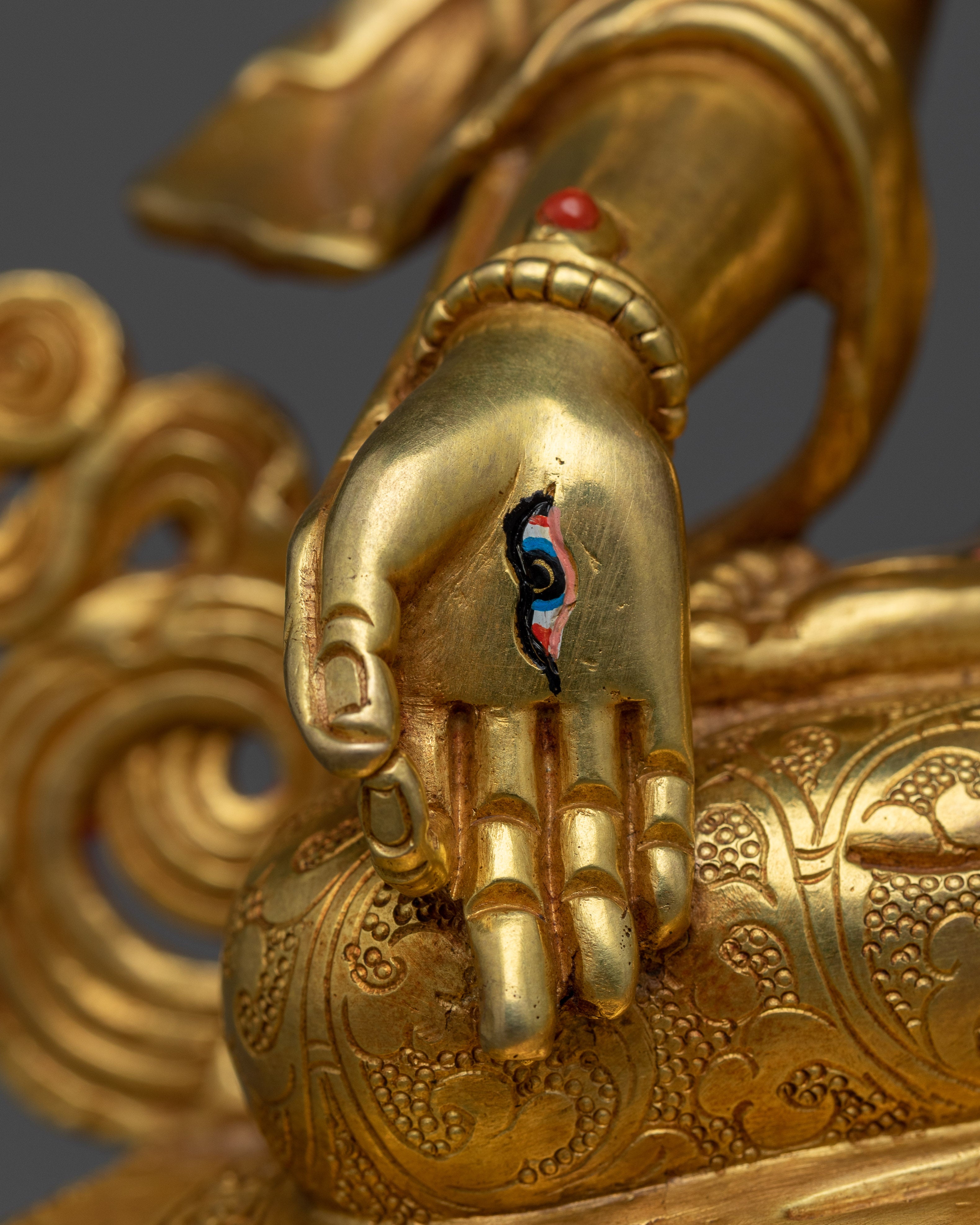 Discover the Resplendent Beauty of Gold-Gilded Bodhisattvas Statues | Buddhist Bodhisattva Deity