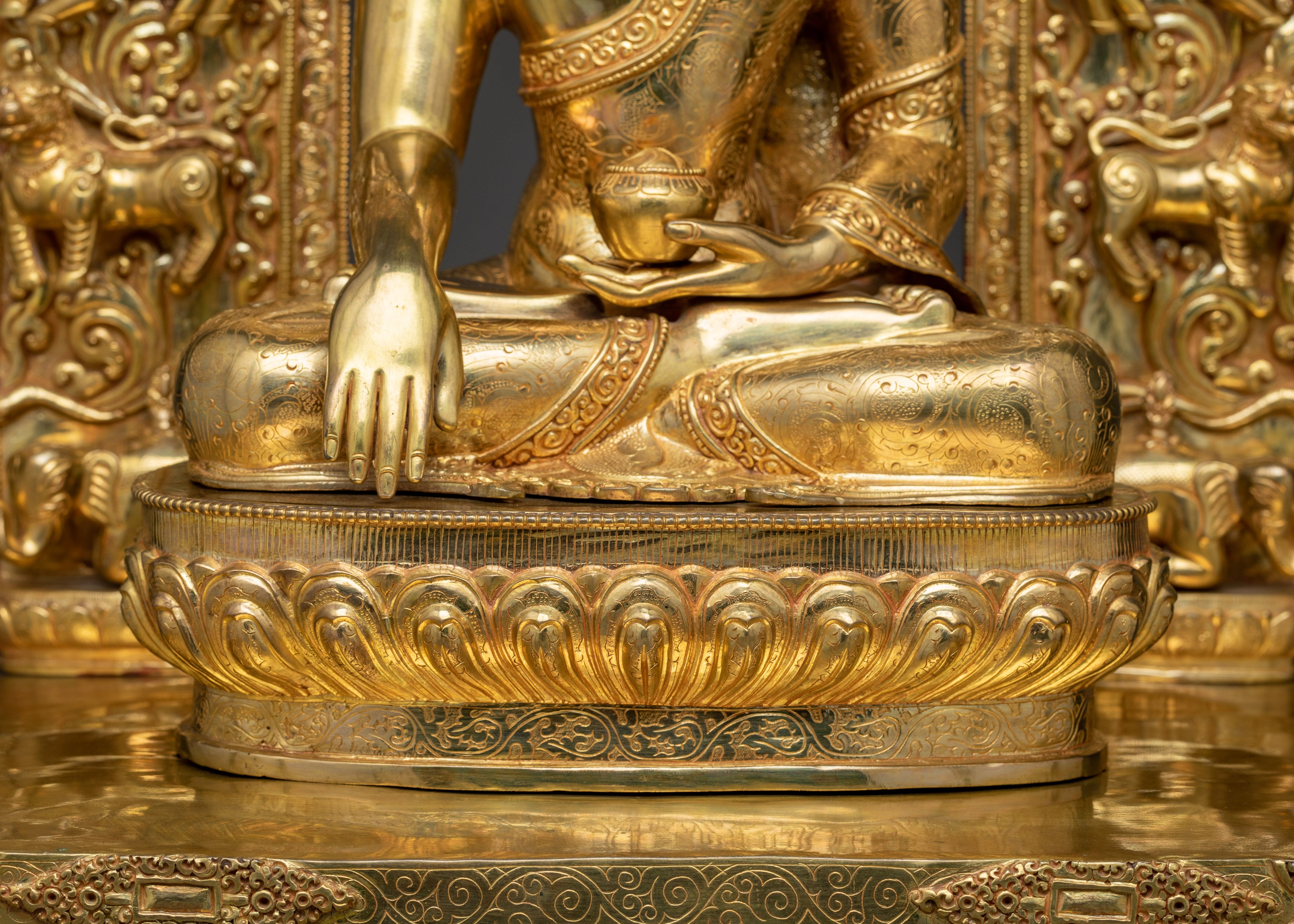 Buddha Shakyamuni on Throne Statue | Sublime Enlightenment