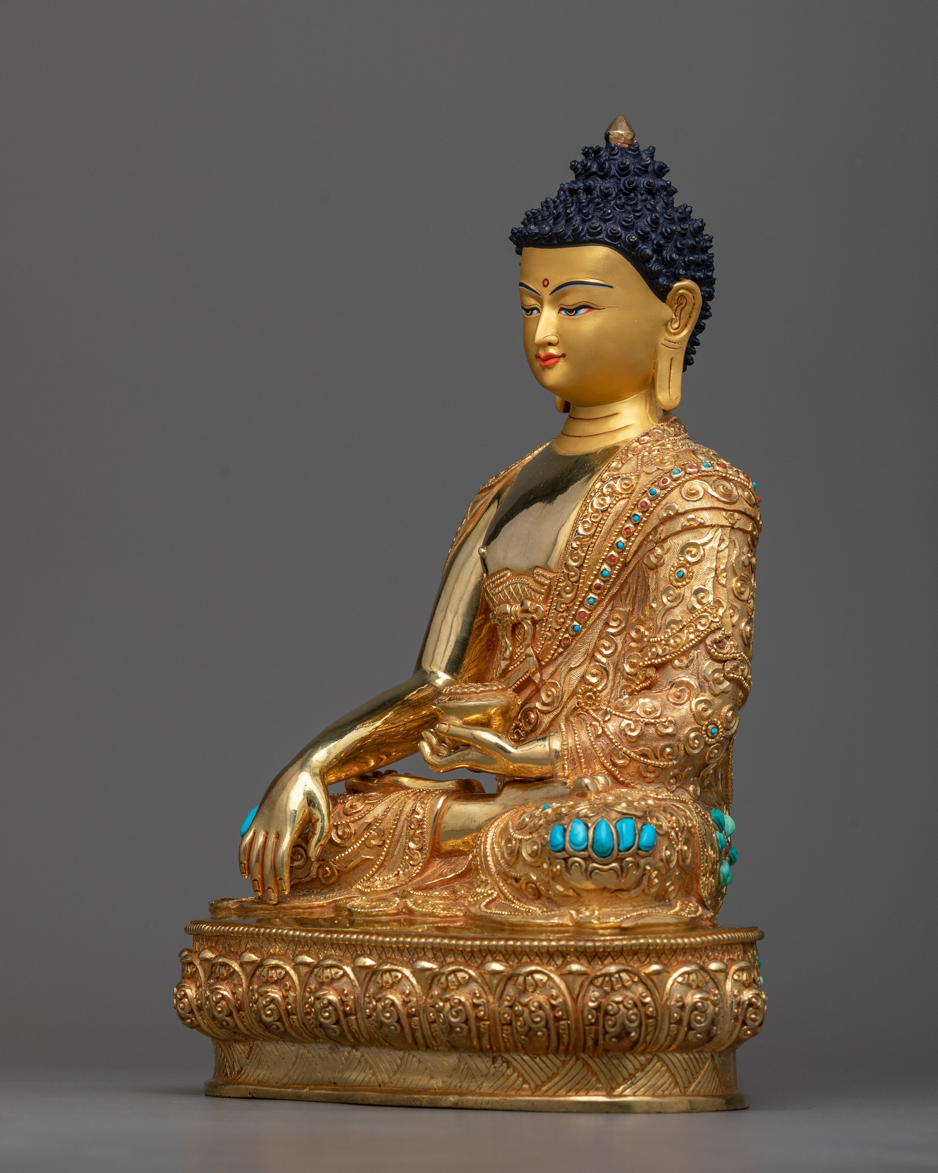 shakyamuni-statue-for-shrine-decor