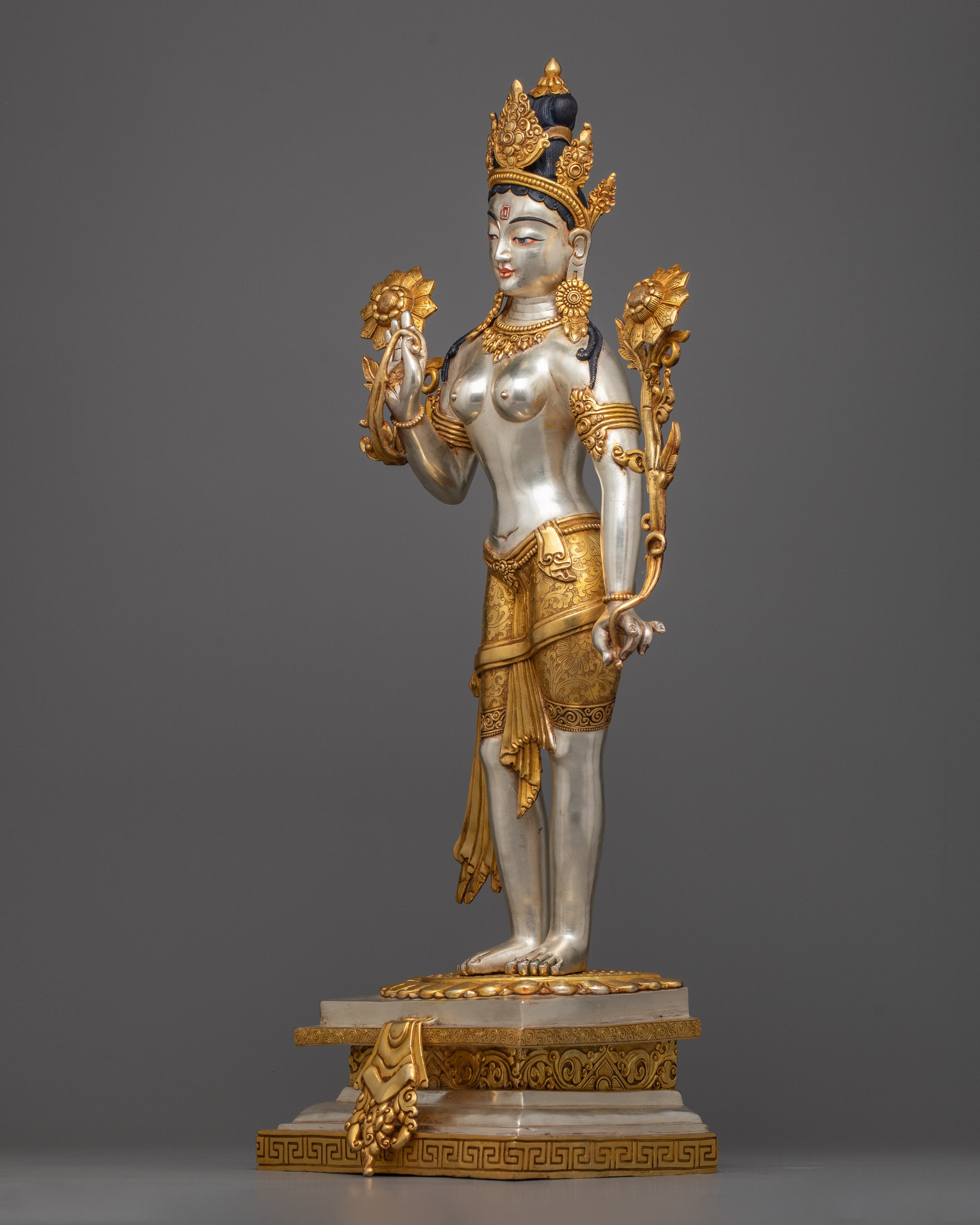 standing-green-tara-idol