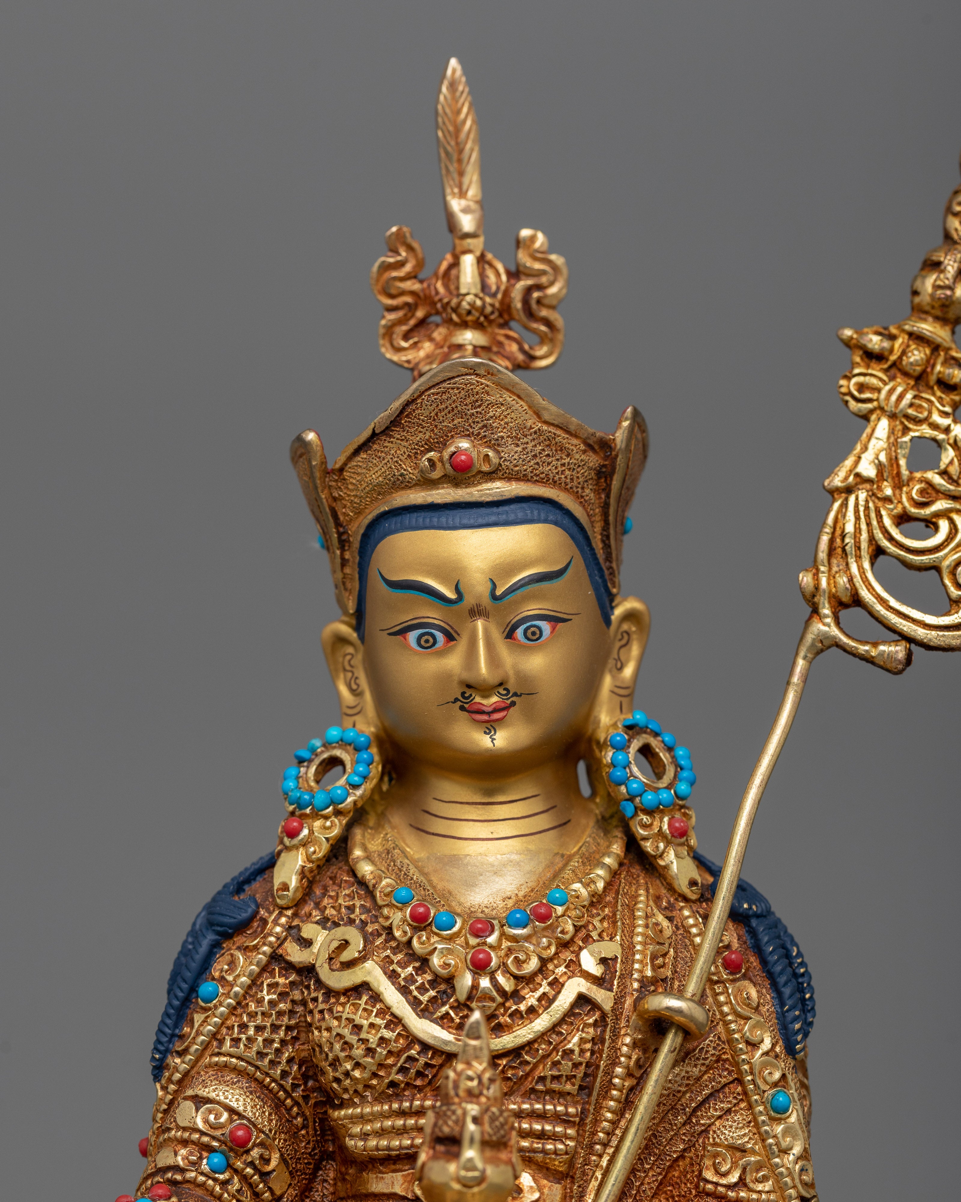 dusum-sangye-guru-rinpoche-statue