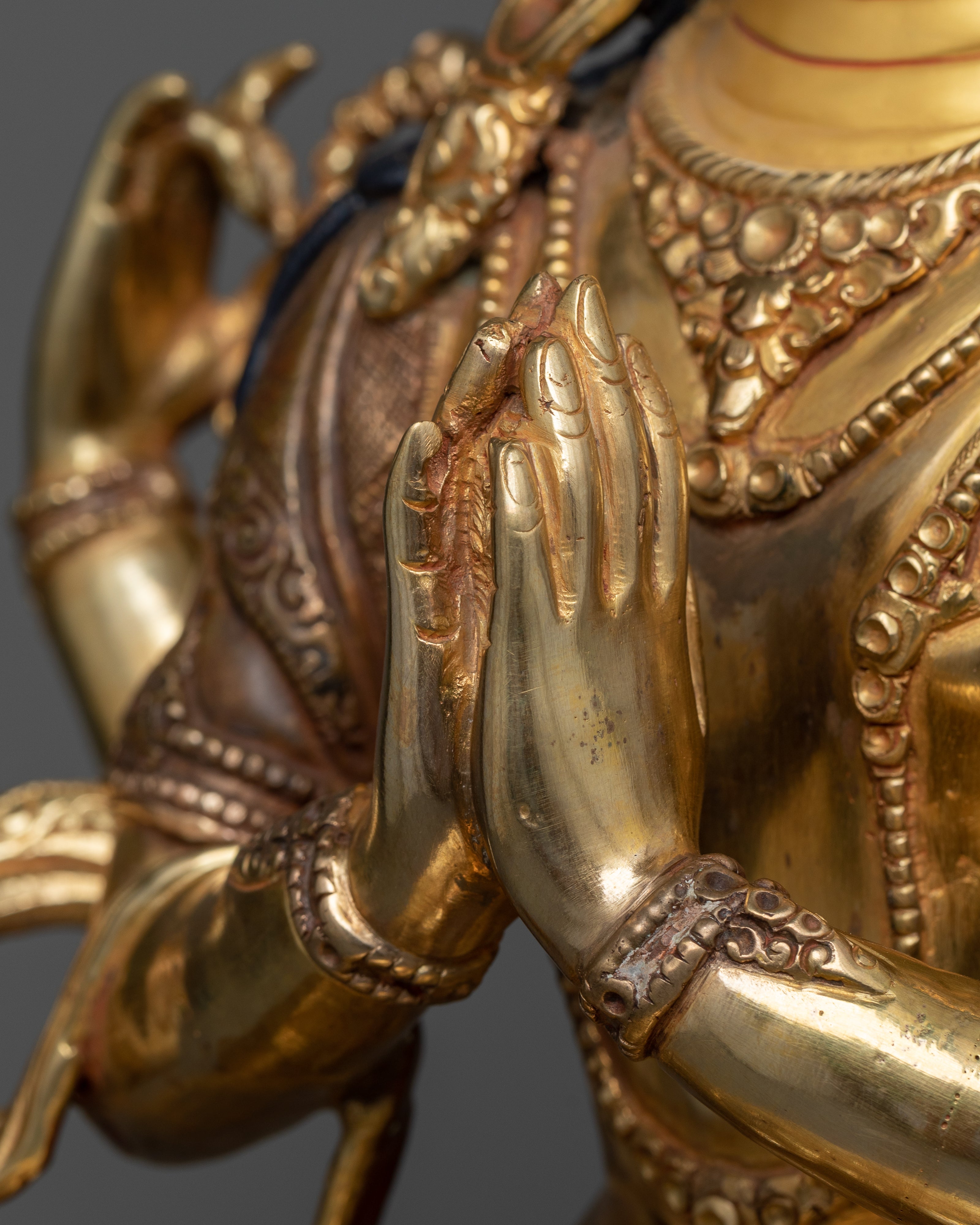 Compassionate Buda Chenrezig Statue | 24K Gold Gilded Art