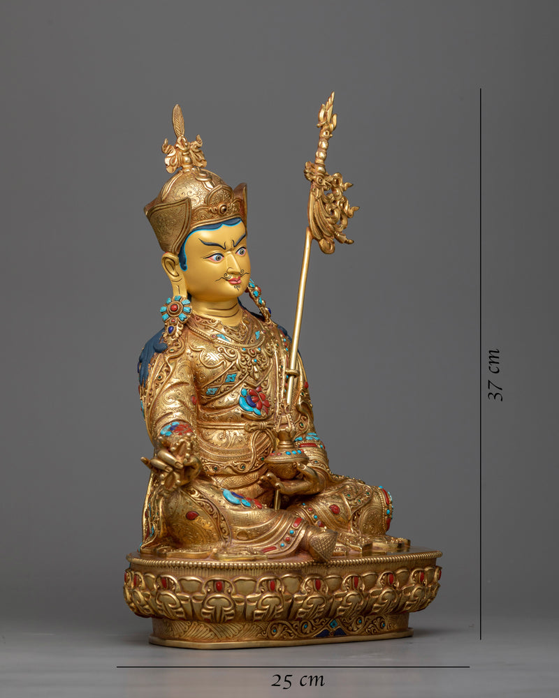 guru-rinpoche-gilt statue