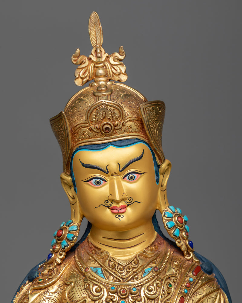 guru-rinpoche-gilt statue