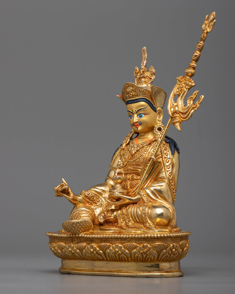 guru-rinpoche-gold gilded statue