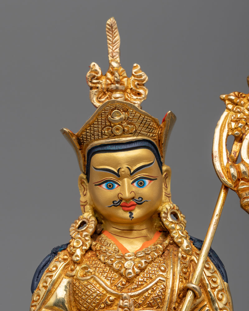 guru-rinpoche-gold gilded statue