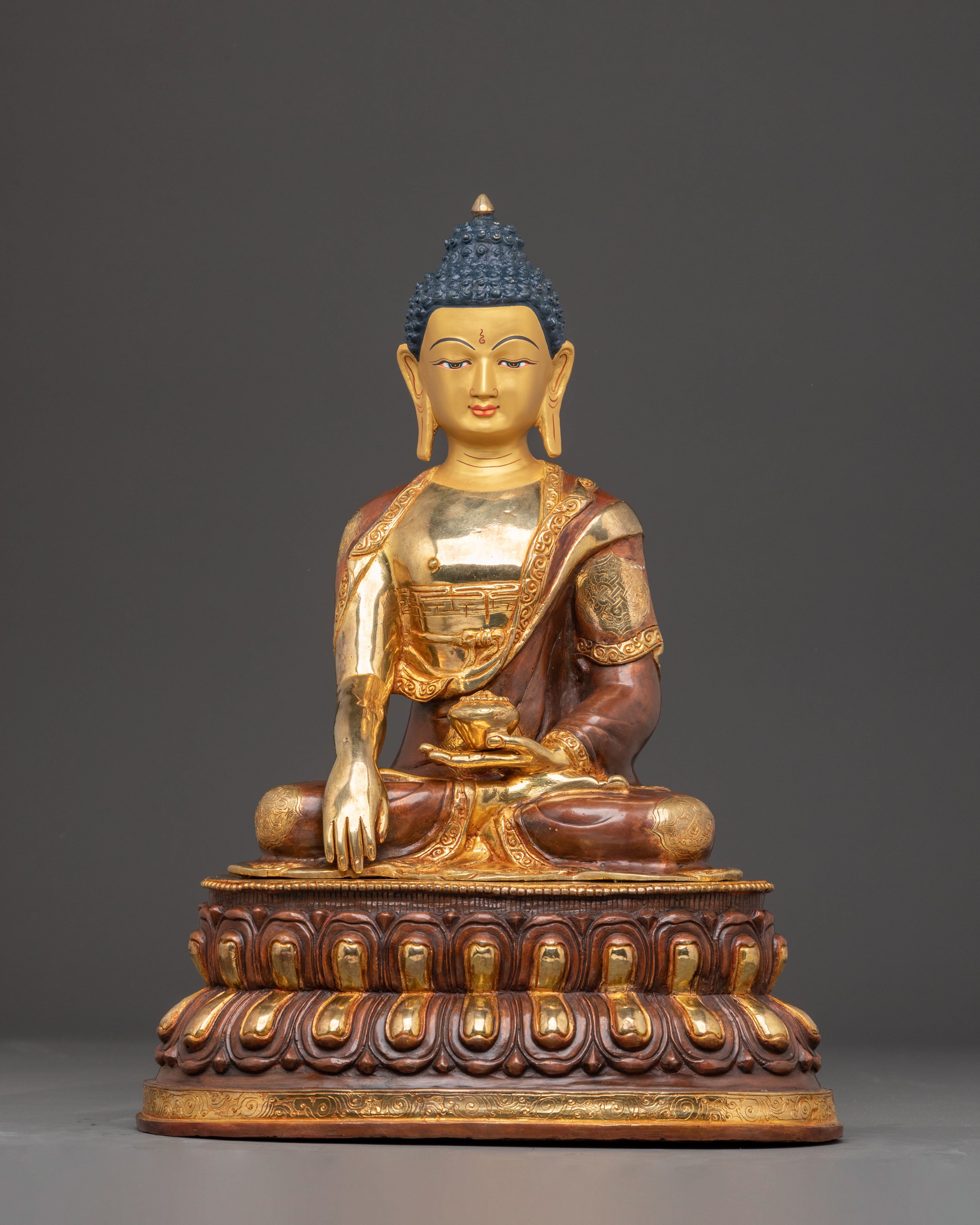 Golden Sculpture of Buddha Shakyamuni 