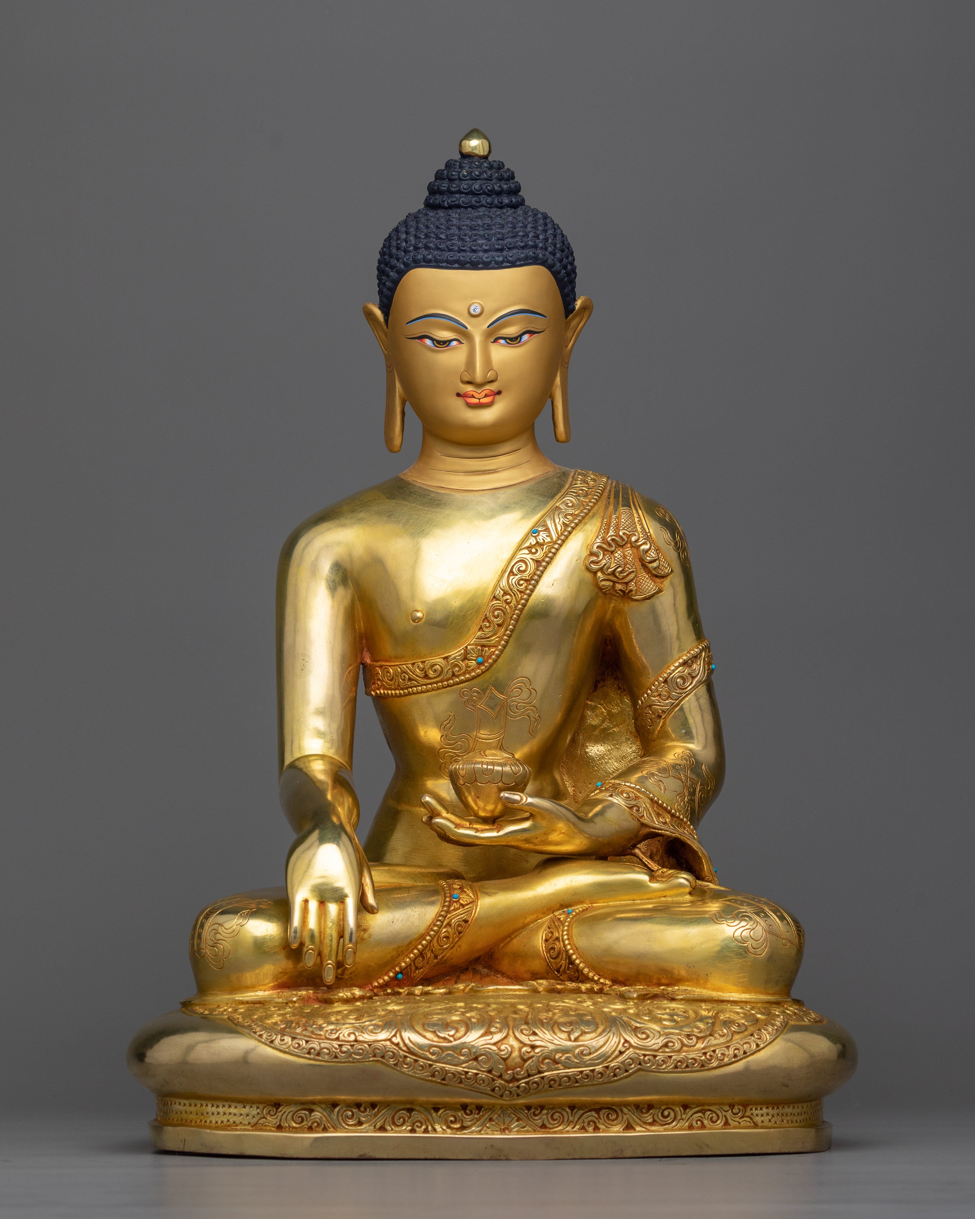 siddhartha-gautama-buddha gilt statue