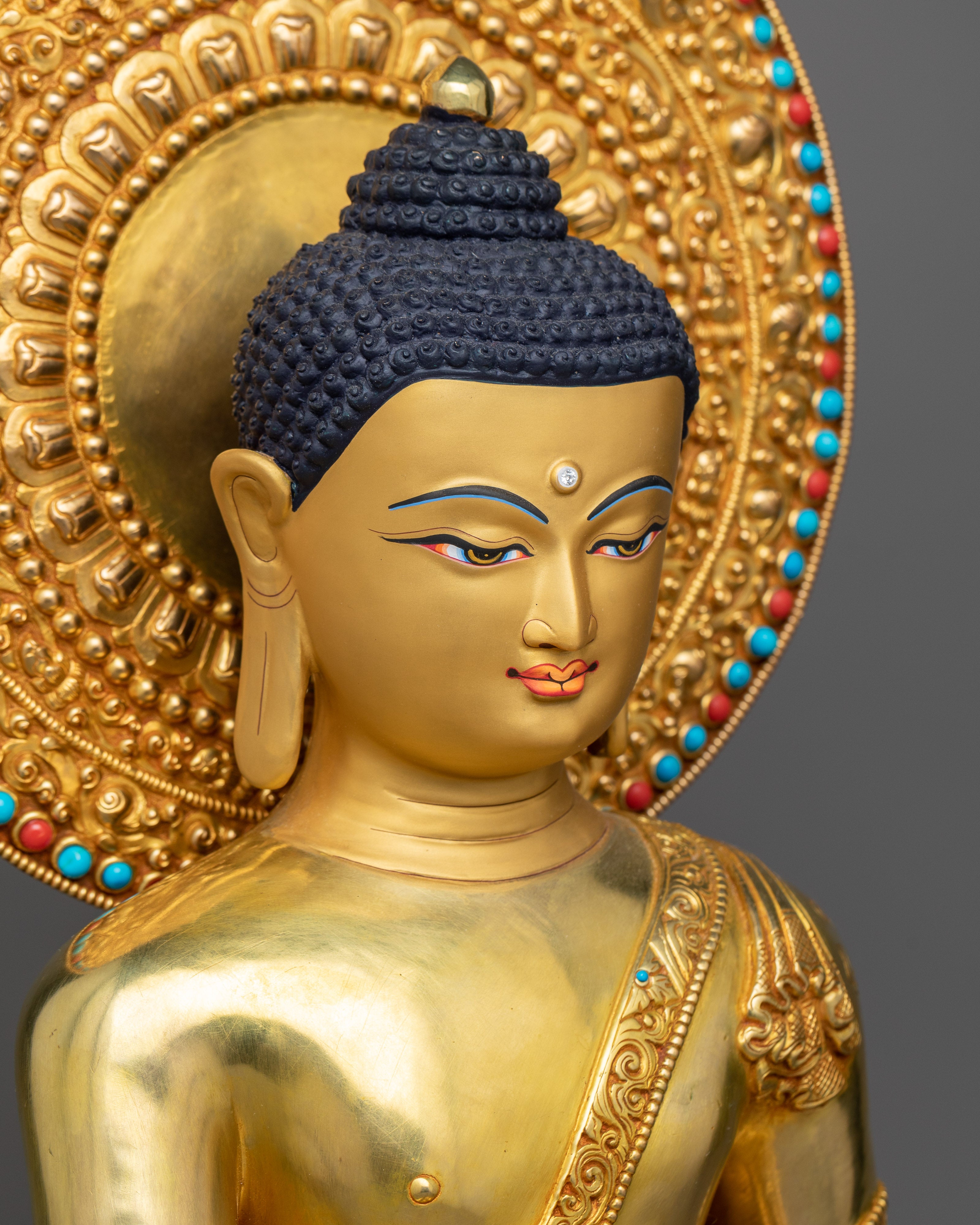 siddhartha-gautama-buddha gilt statue