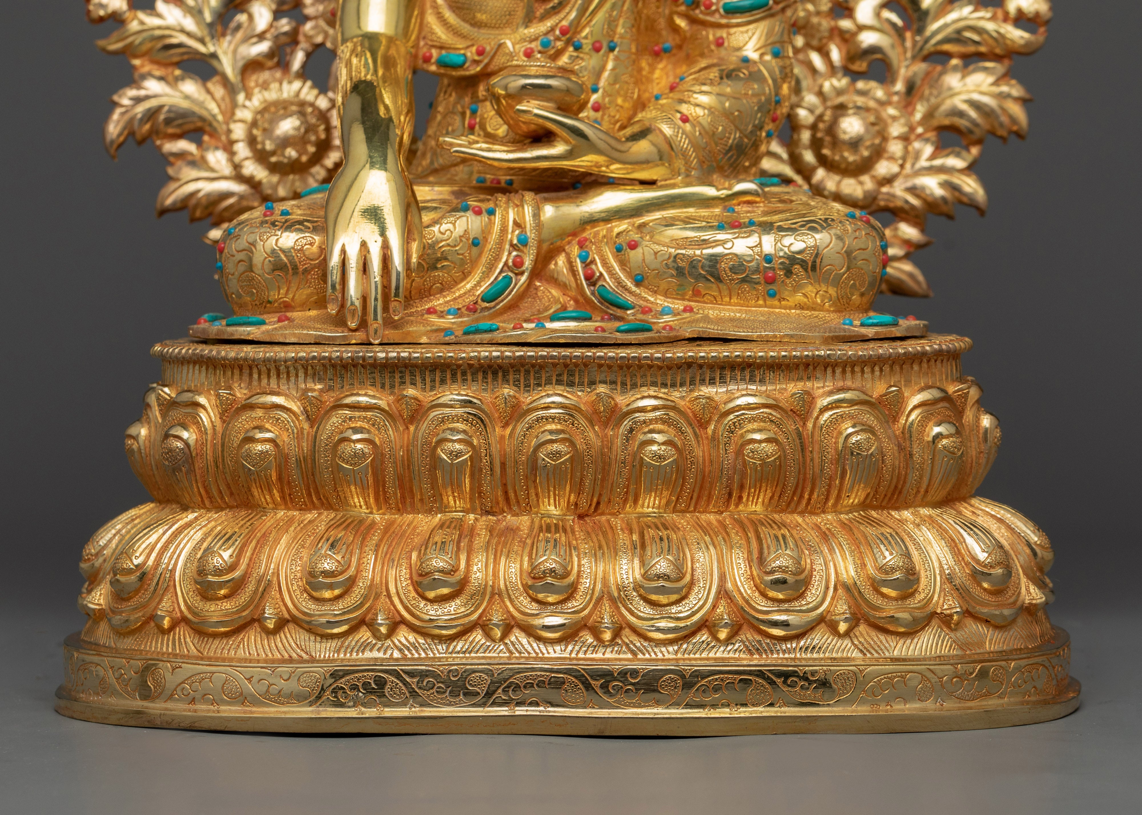 Shakyamuni Buddha Gilt Copper Sculpture | The Beacon of Enlightenment