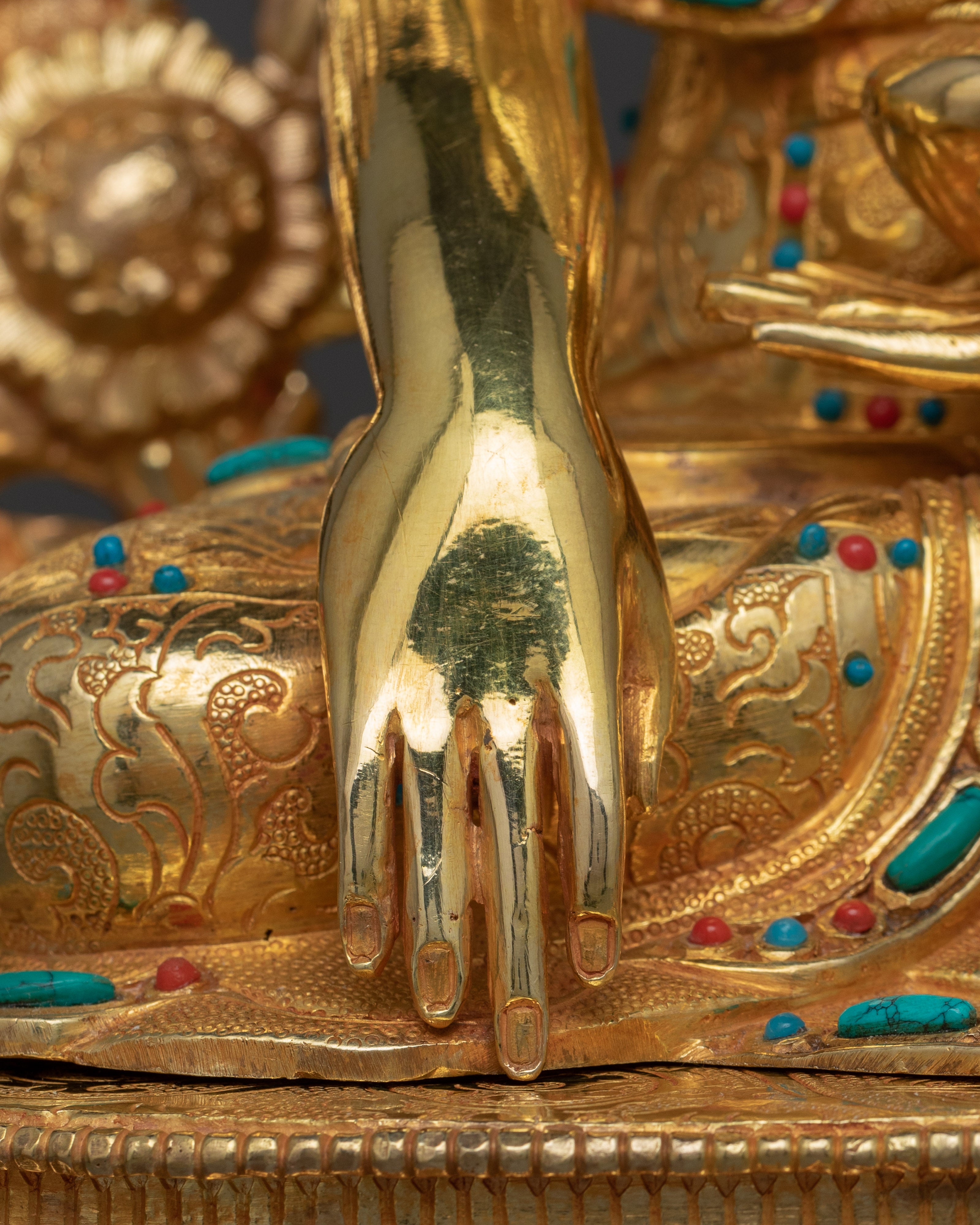 Shakyamuni Buddha Gilt Copper Sculpture | The Beacon of Enlightenment