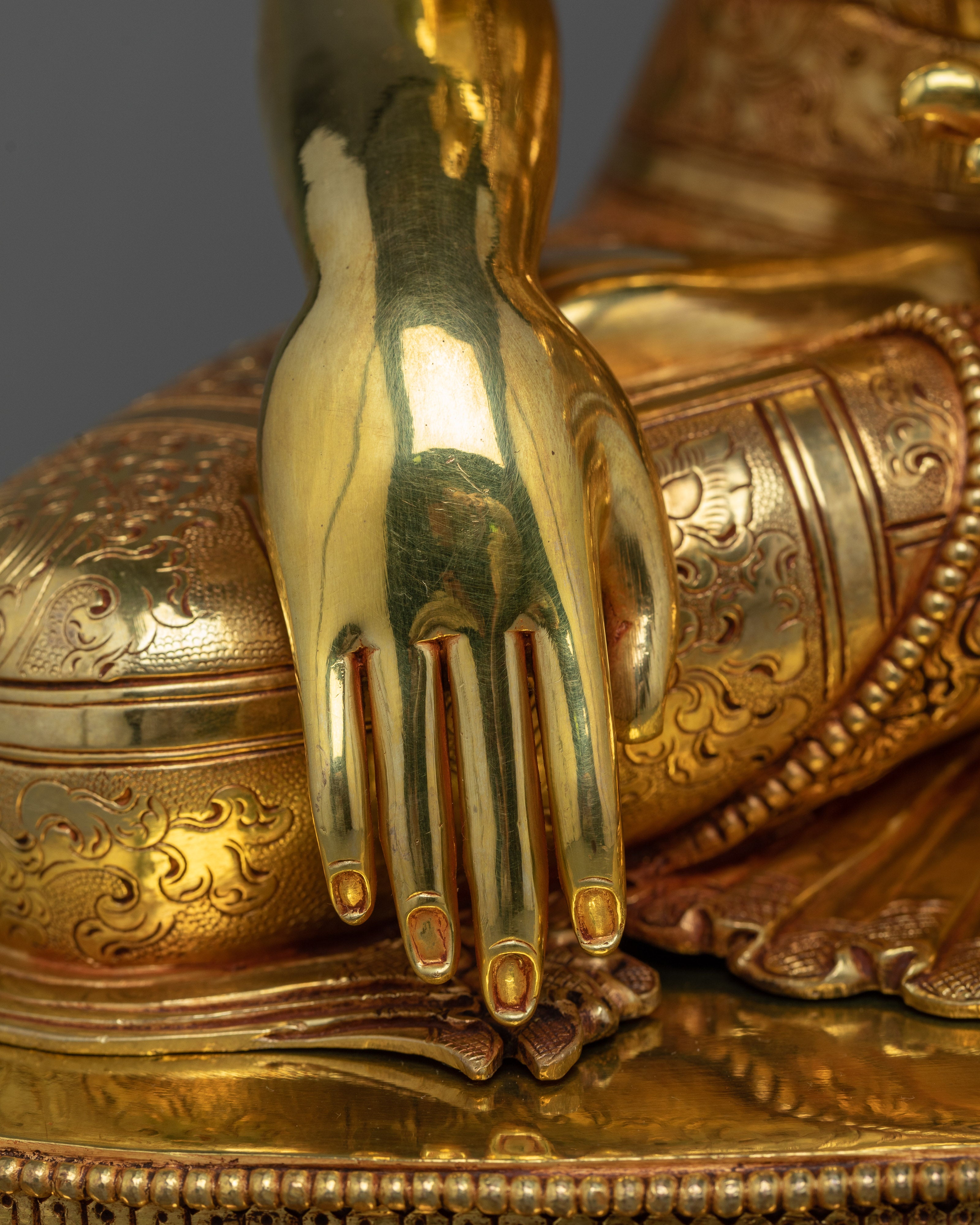 Triple-Layer Gold-Coated Shakyamuni Buddha Statue | Radiance of Enlightenment
