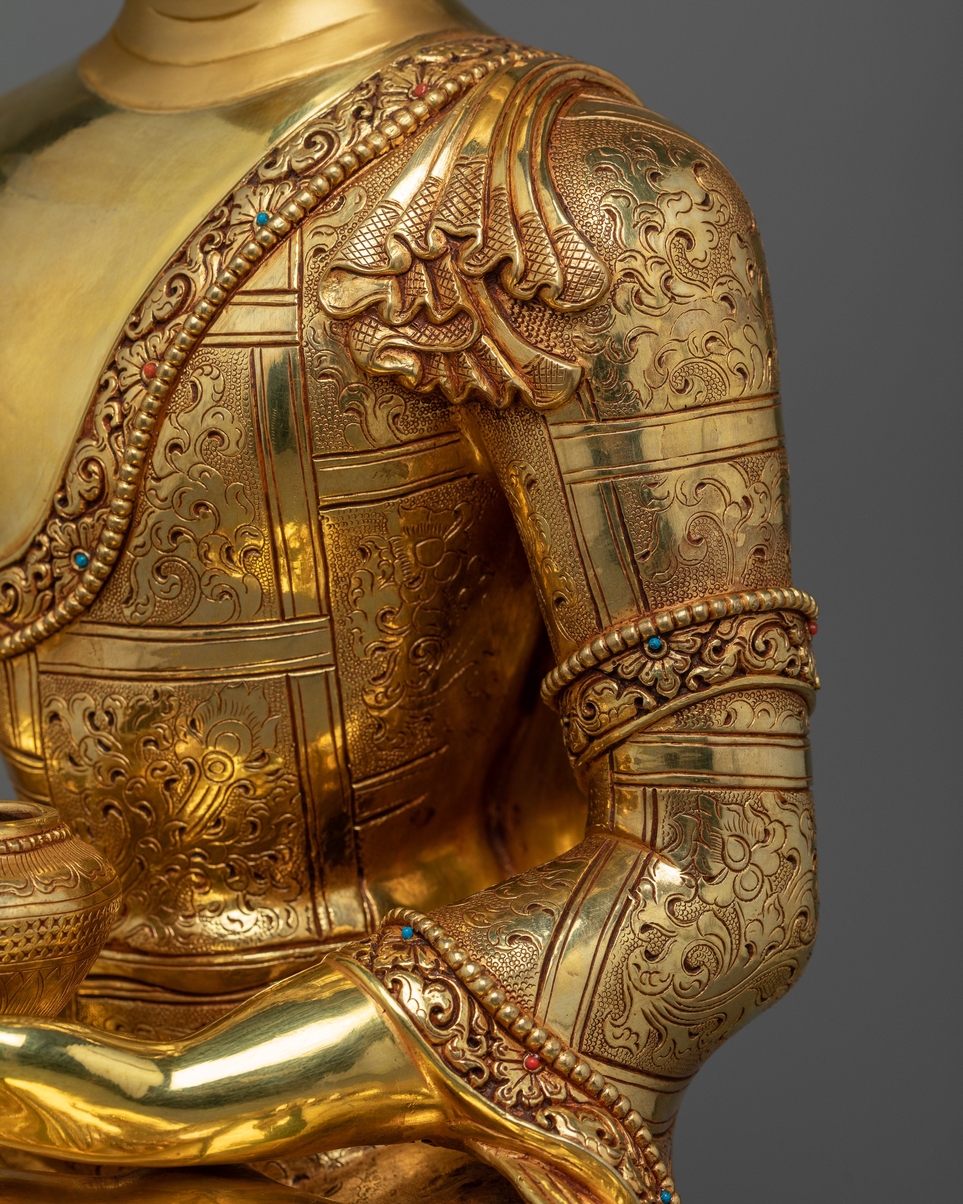Triple-Layer Gold-Coated Shakyamuni Buddha Statue | Radiance of Enlightenment