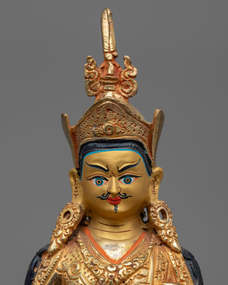 guru-rinpoche-beautiful statue