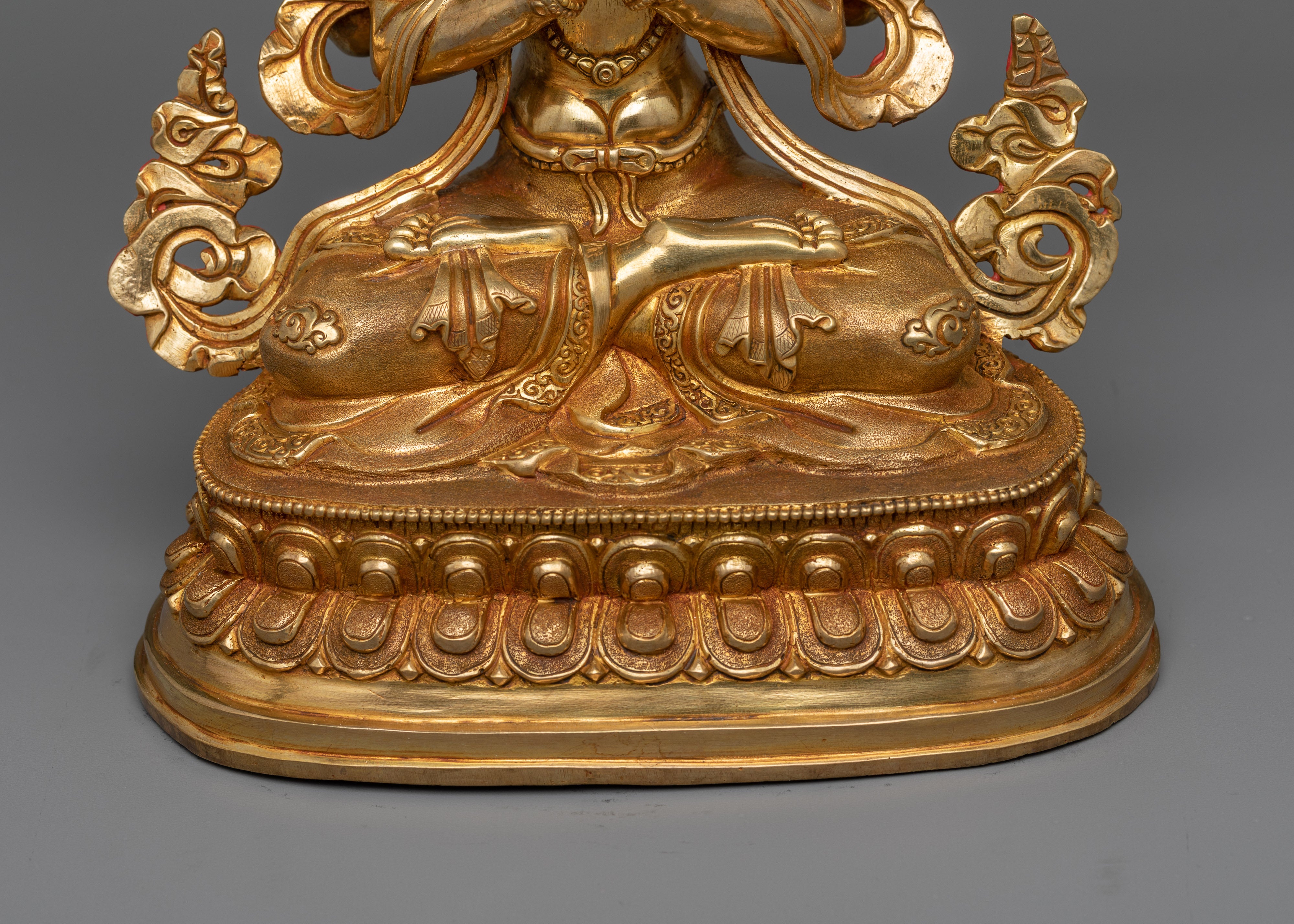 Lord Chenrezik Statue | Radiating Compassion and Enlightenment