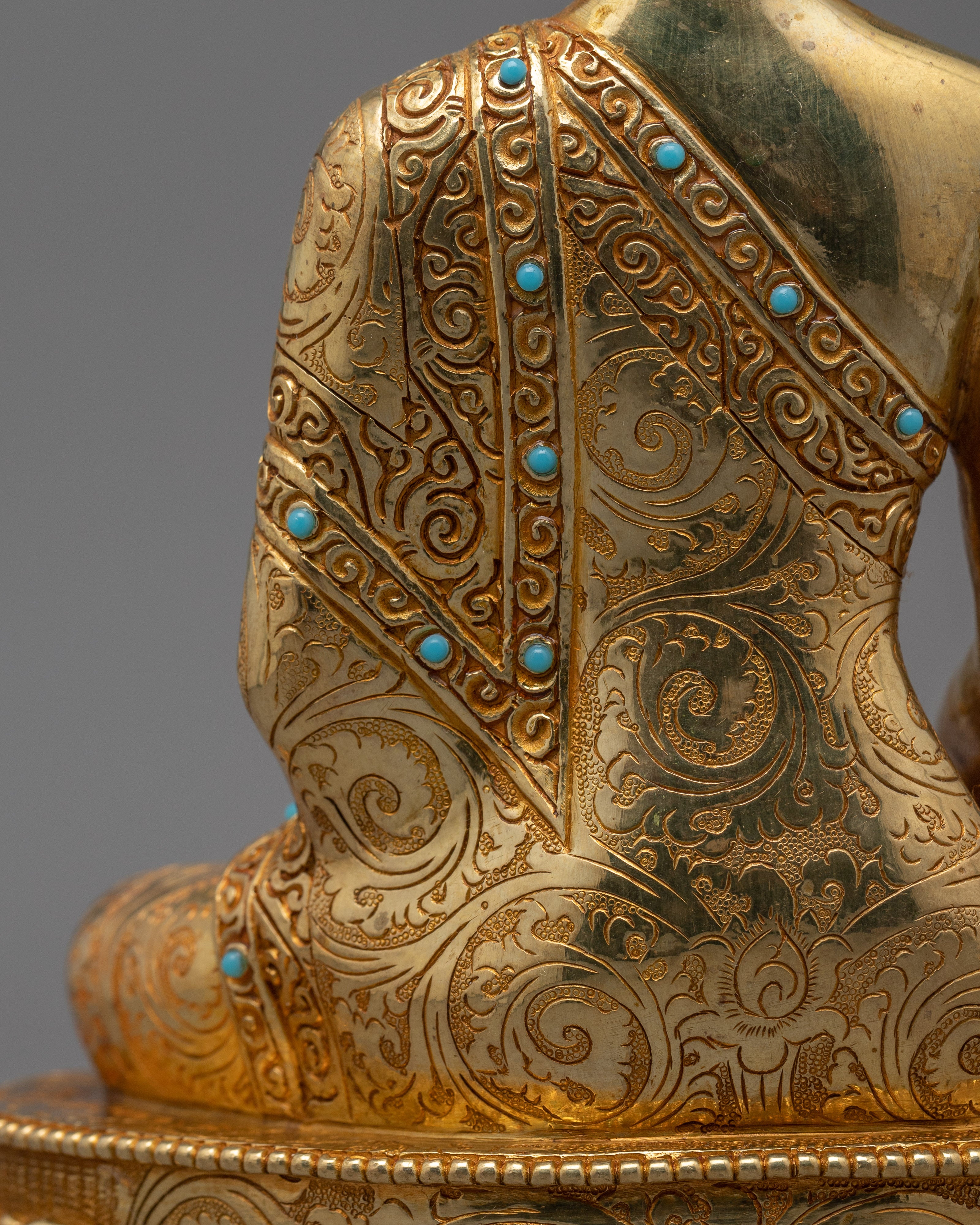 Serene Shakyamuni Buddha Figurine | A Beacon of Inner Peace