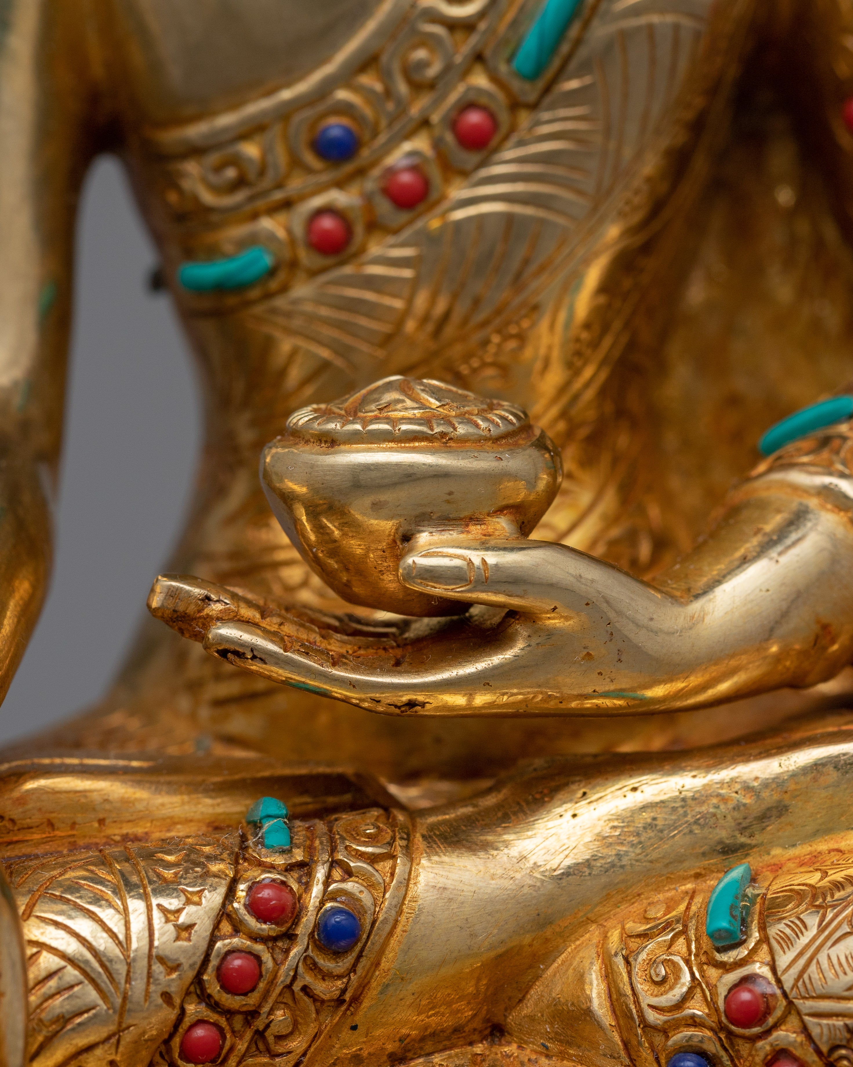 Enlighten Shakyamuni Buddha Figure | Embrace the Path of Enlightenment