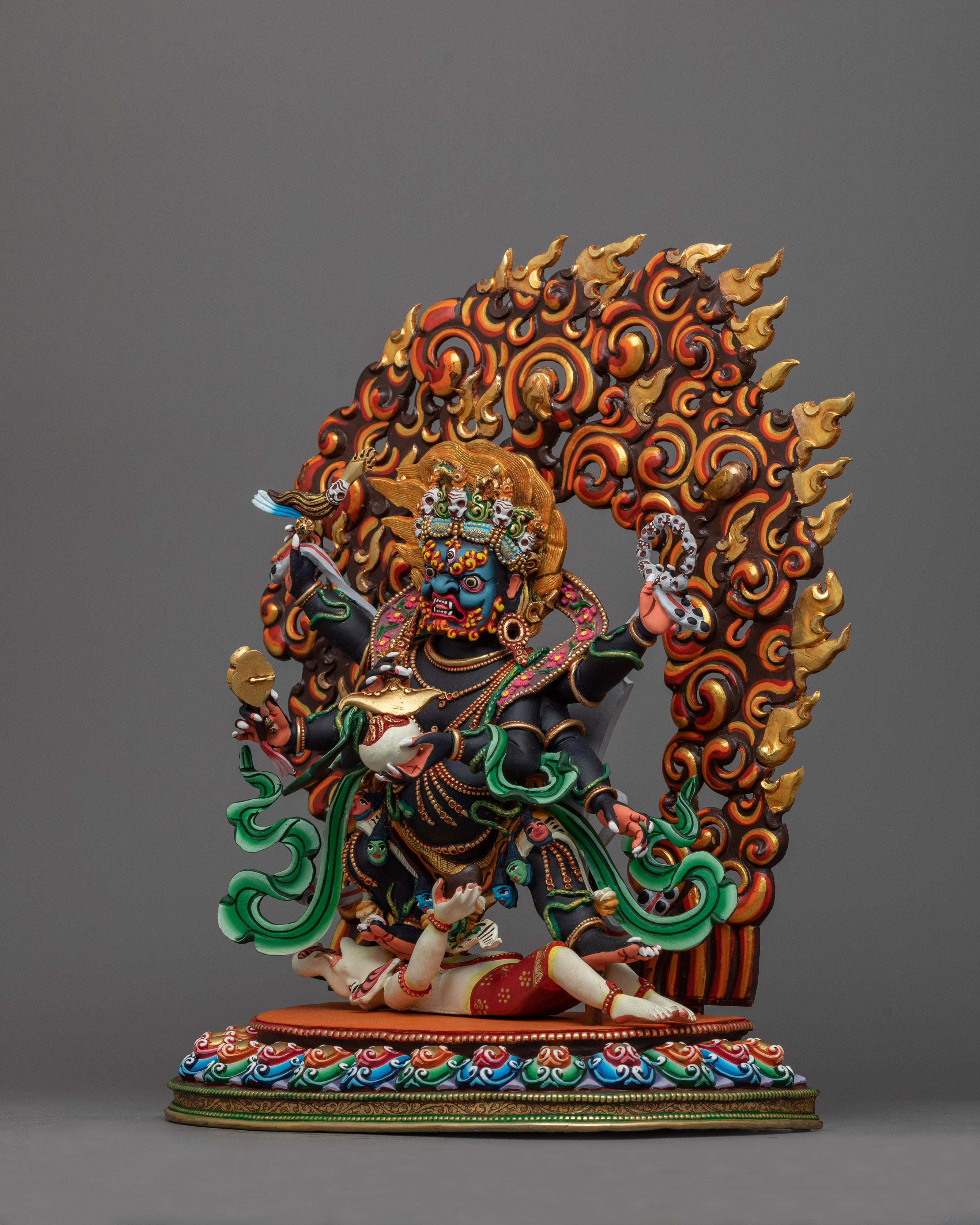 colorful-six-armes-mahakala
