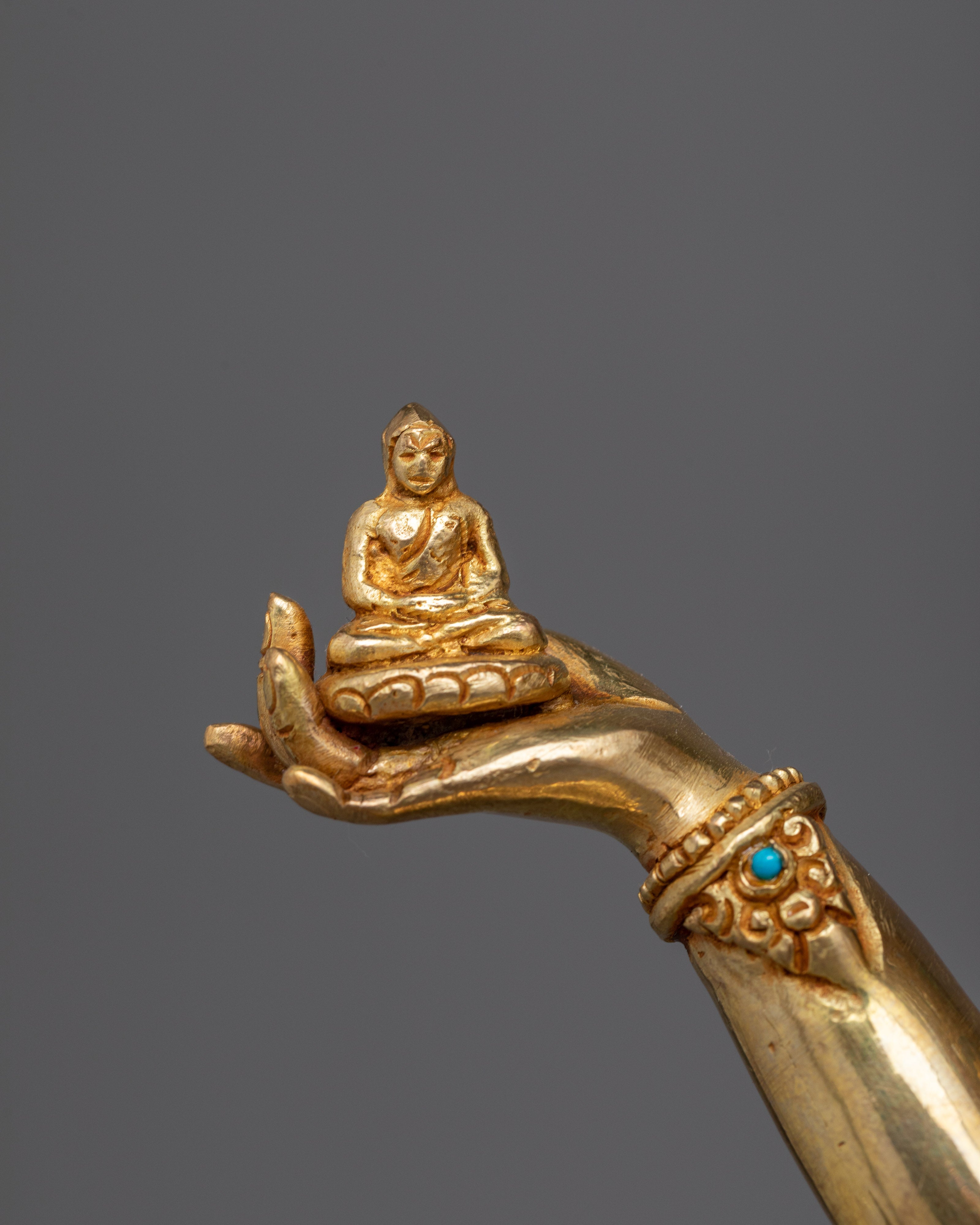 多腕の金属製神像Gold Plated Namgyal Statue Namgyalma Golden Buddha Statue Gift And Deco For Family