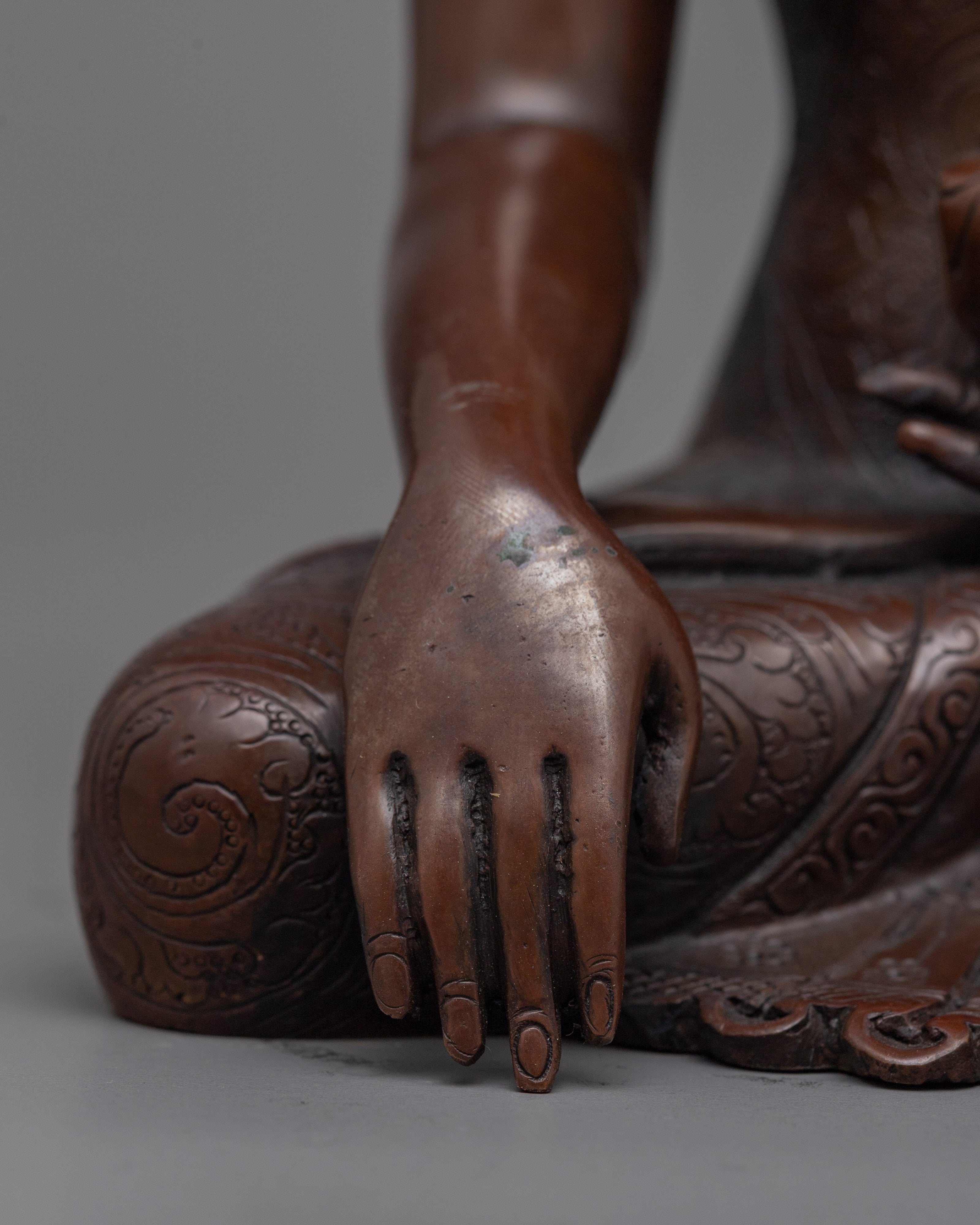 Shakyamuni Buddha Oxidized Copper Statue | A Symbol of Serenity and Awakening
