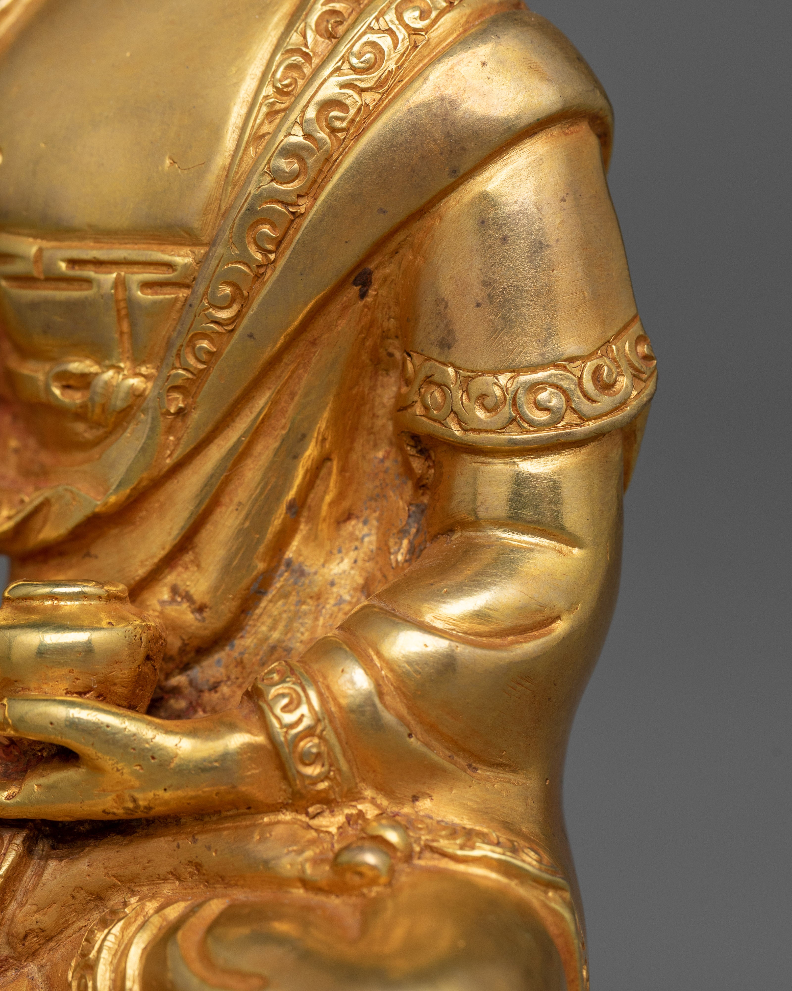 Shakyamuni Buddha Small Gold-Gilded Statue | A Beacon of Enlightenment