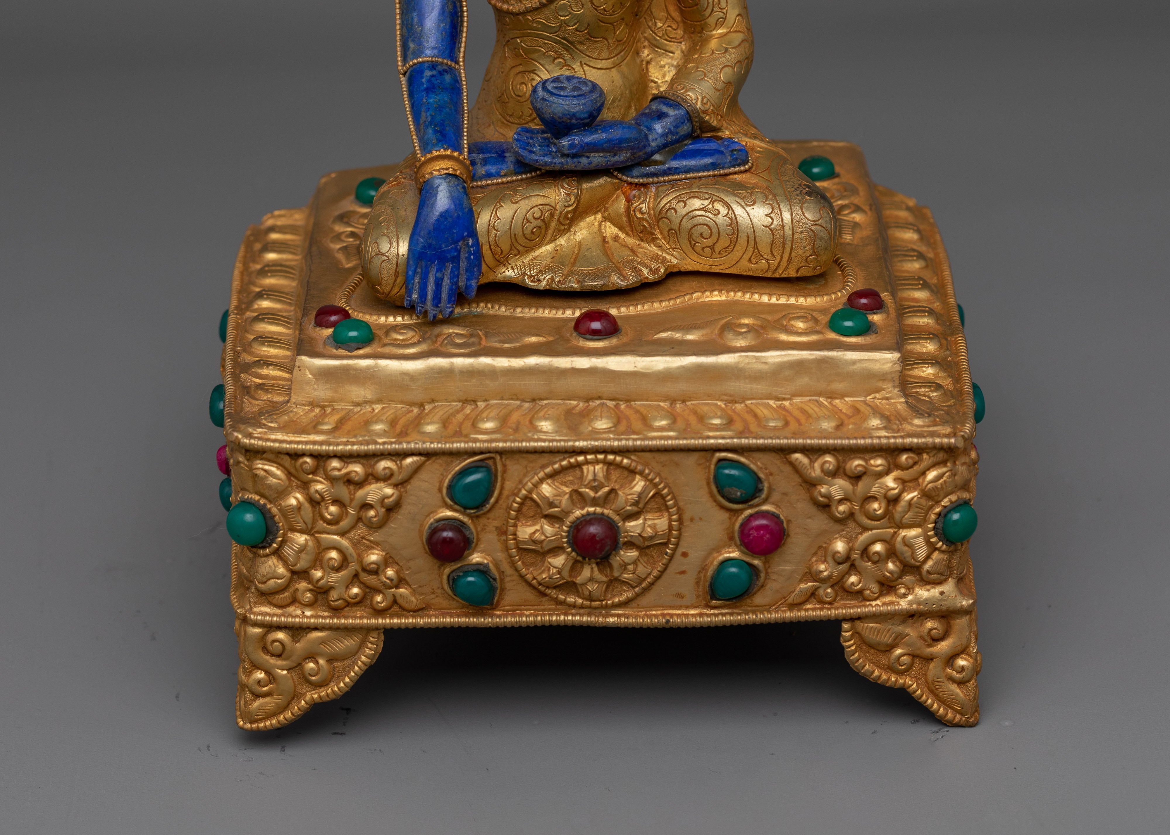 Shakyamuni Buddha Lapis Stone Body Statue | Resonance of Enlightenment