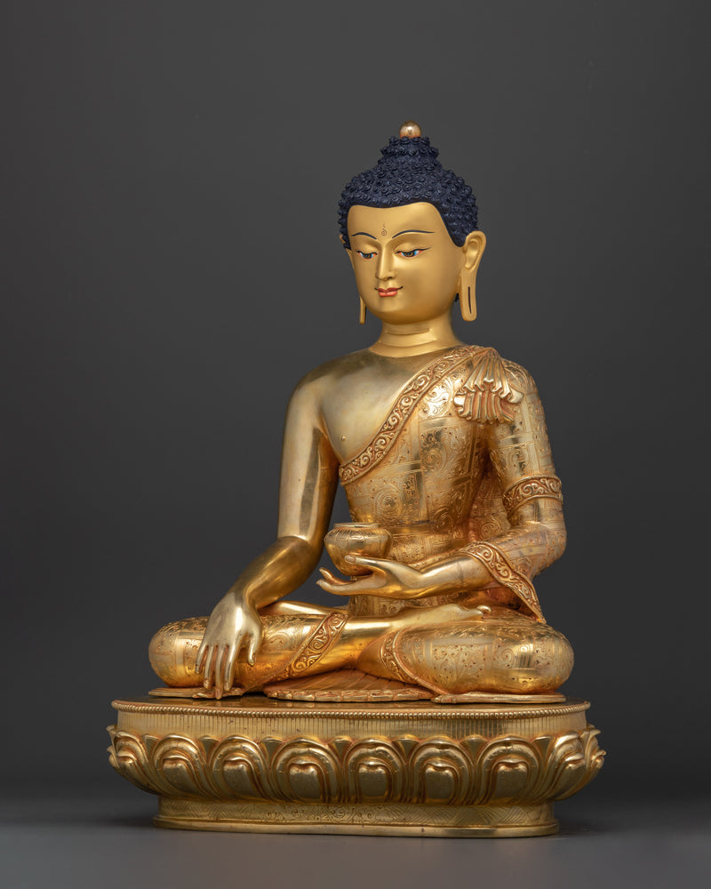 Gold gilded Shakyamuni Buddha statue