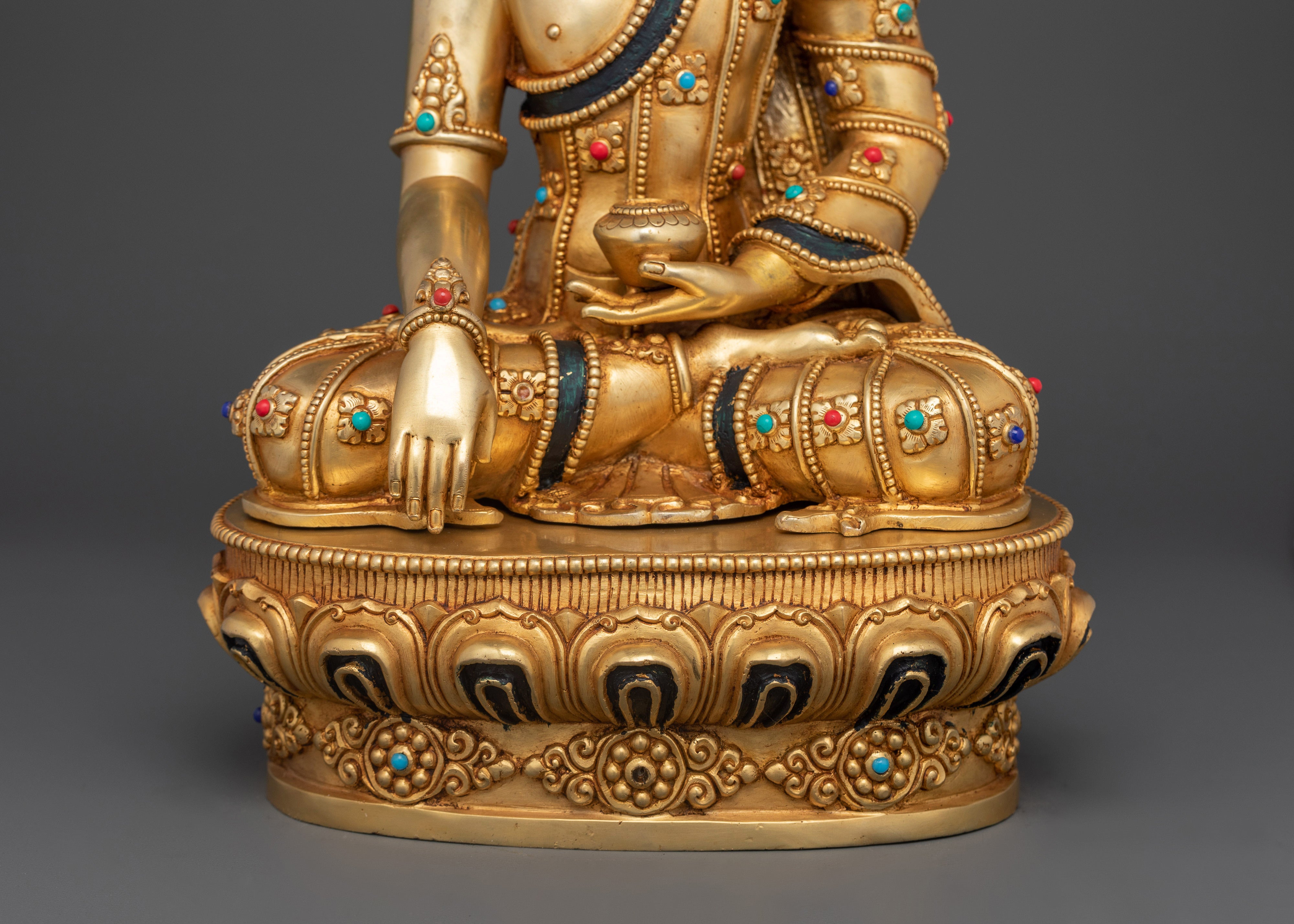 Crowned Shakyamuni Buddha | Gold-Gilded Spiritual Statue | Tibetan Buddhist Art