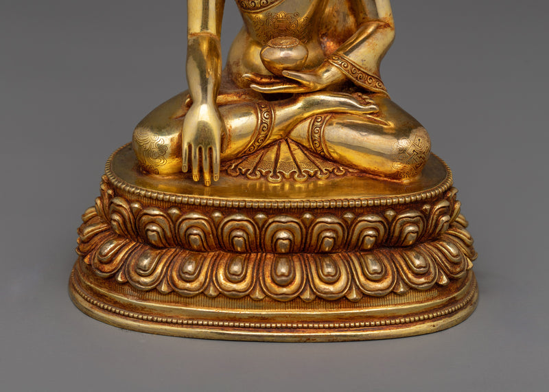 Shakyamuni Buddha in Meditation Posture | Symbol of Enlightenment