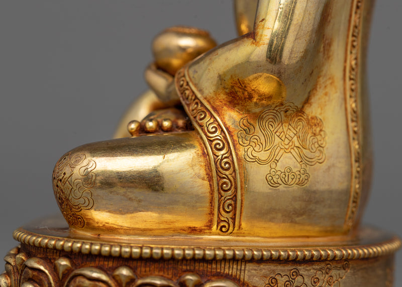 Shakyamuni Buddha in Meditation Posture | Symbol of Enlightenment