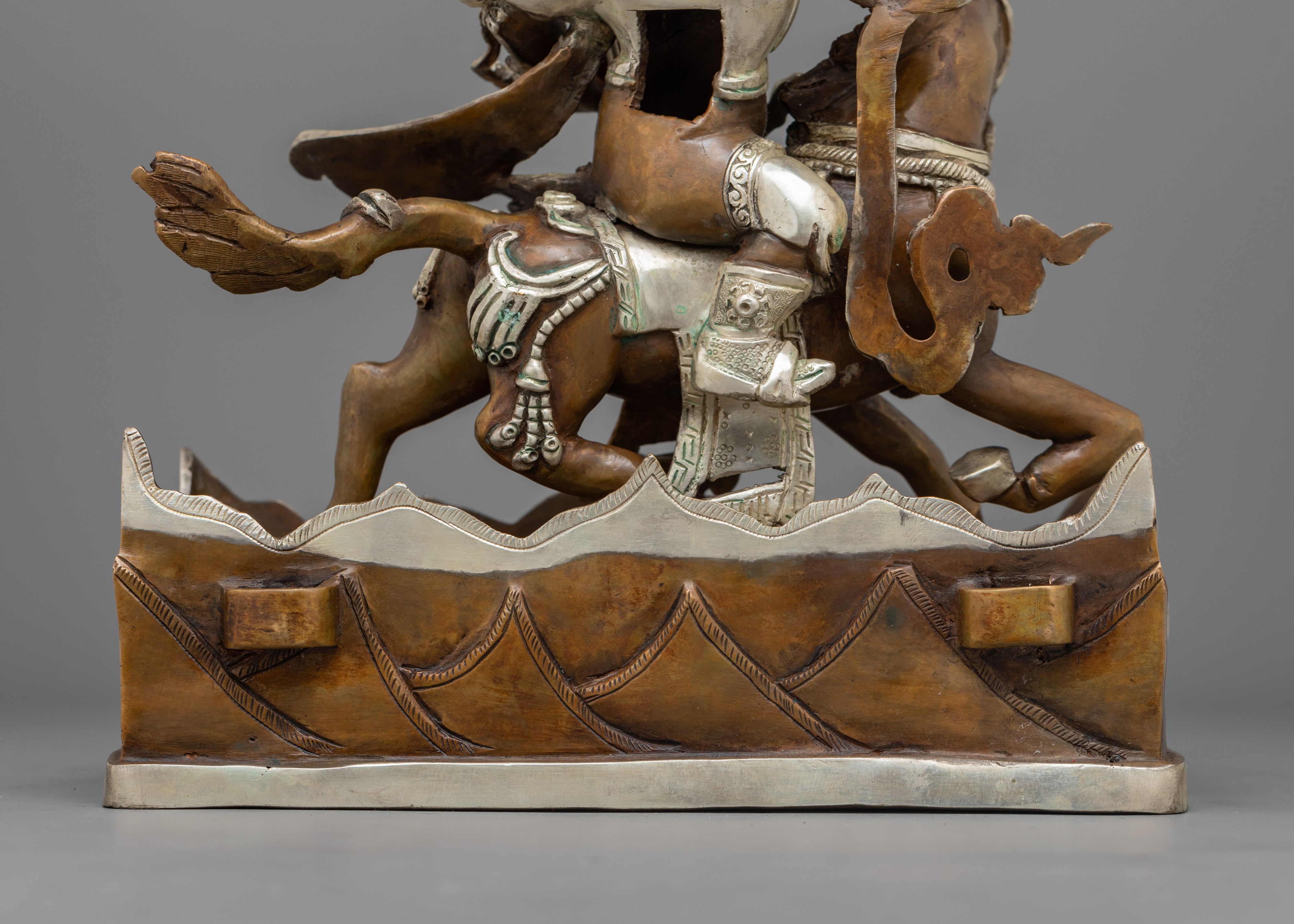 Handmade Warrior King Gesar Figurine | Symbol of Courage and Heroism
