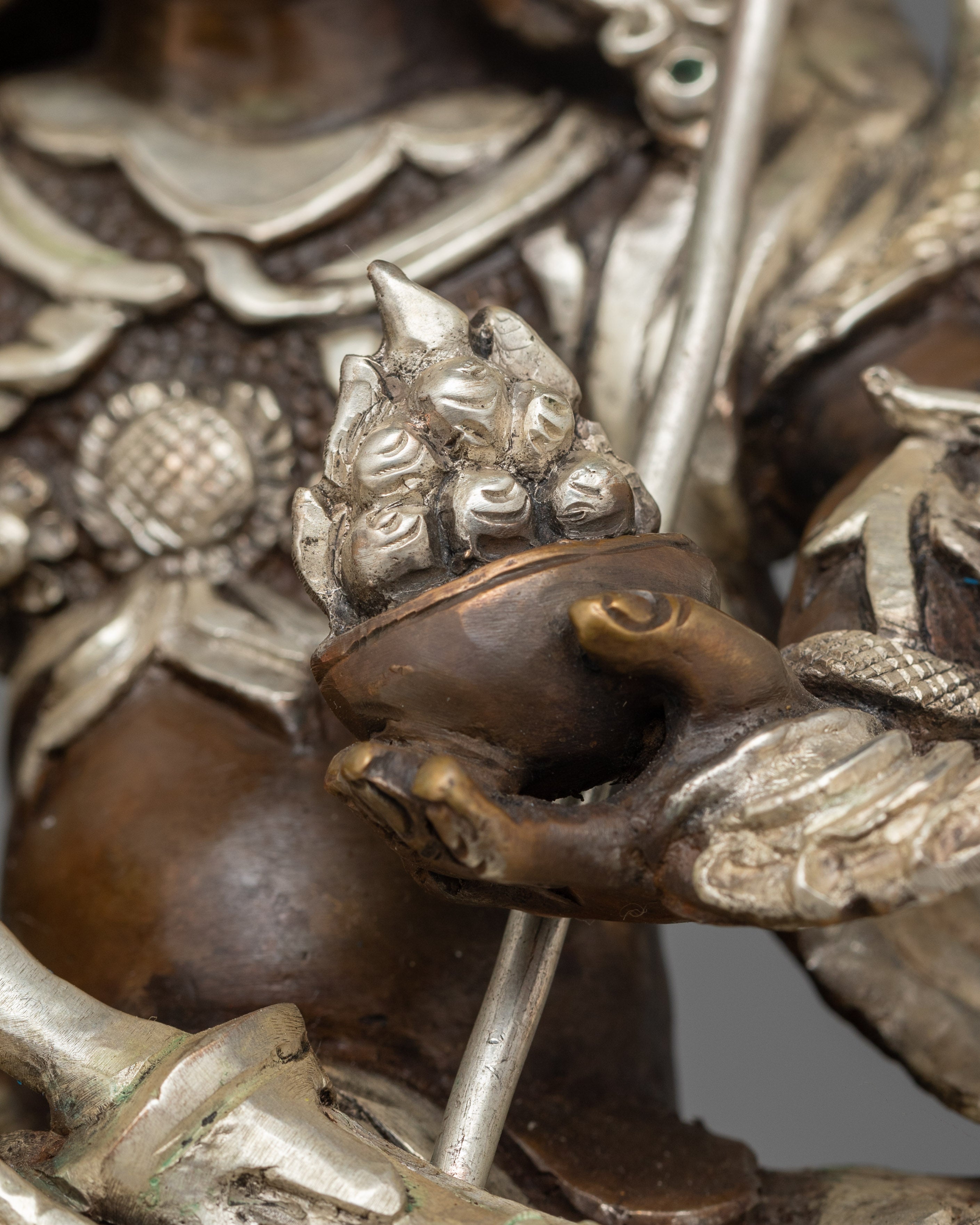 Handmade Warrior King Gesar Figurine | Symbol of Courage and Heroism
