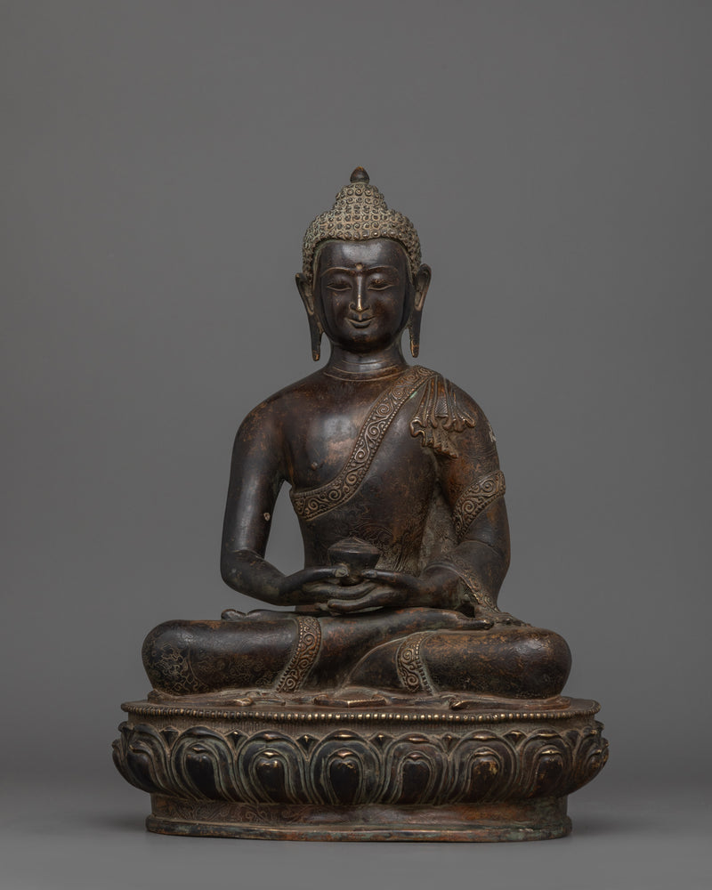 Tibetan statue of Infinite Light Amitabha Buddha
