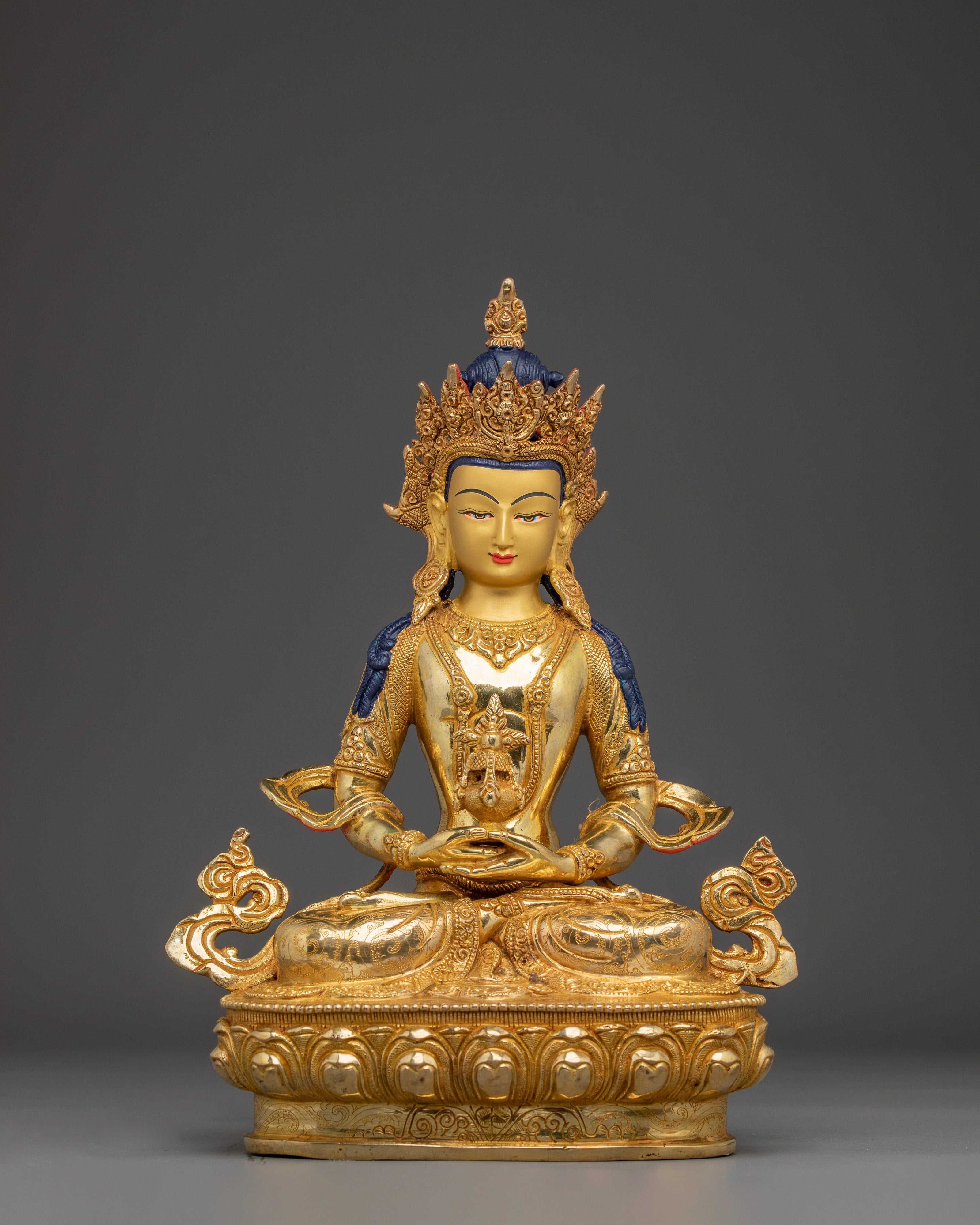 golden-amitayus-sculpture