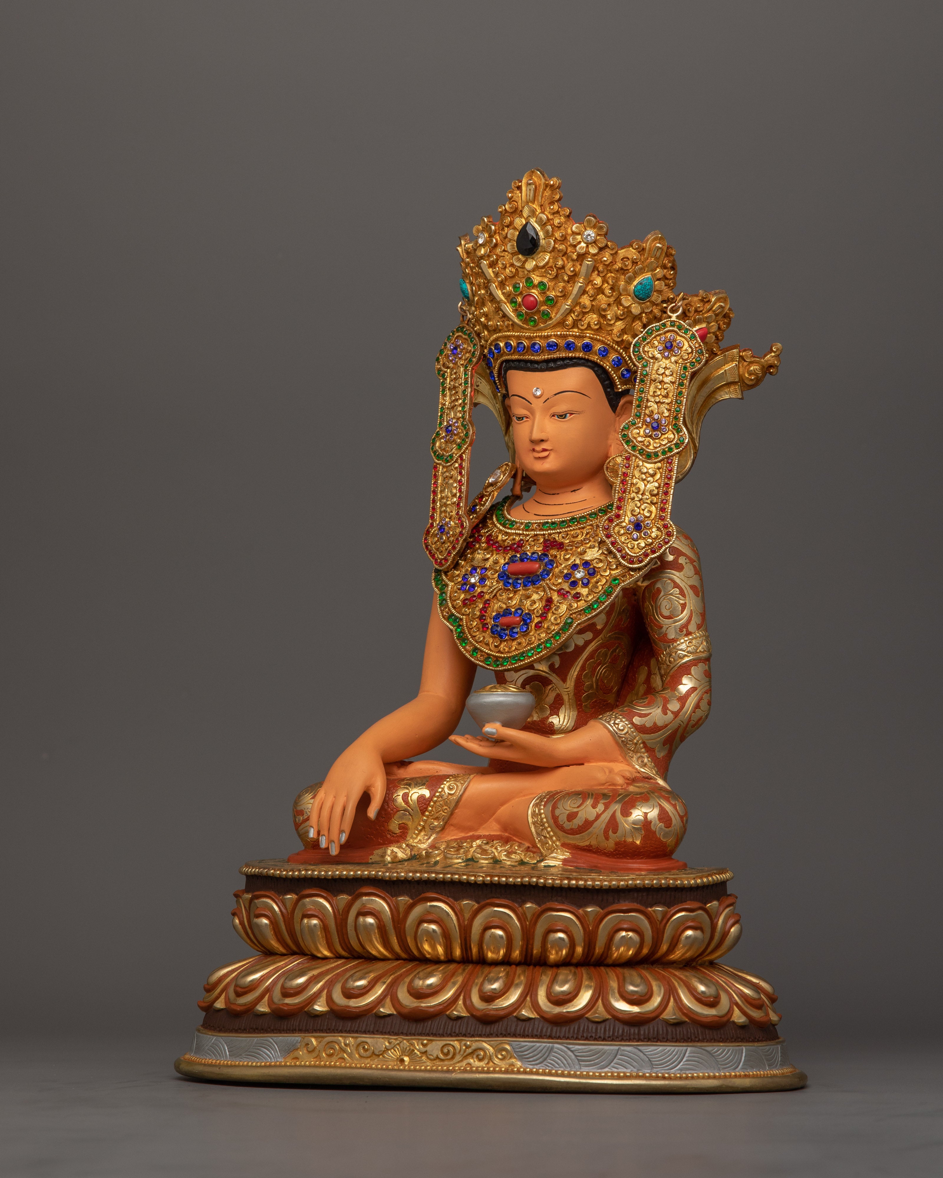 Majestic Representation of Tranquil Crown Shakyamuni Buddha | Buddha’s Royal Grace