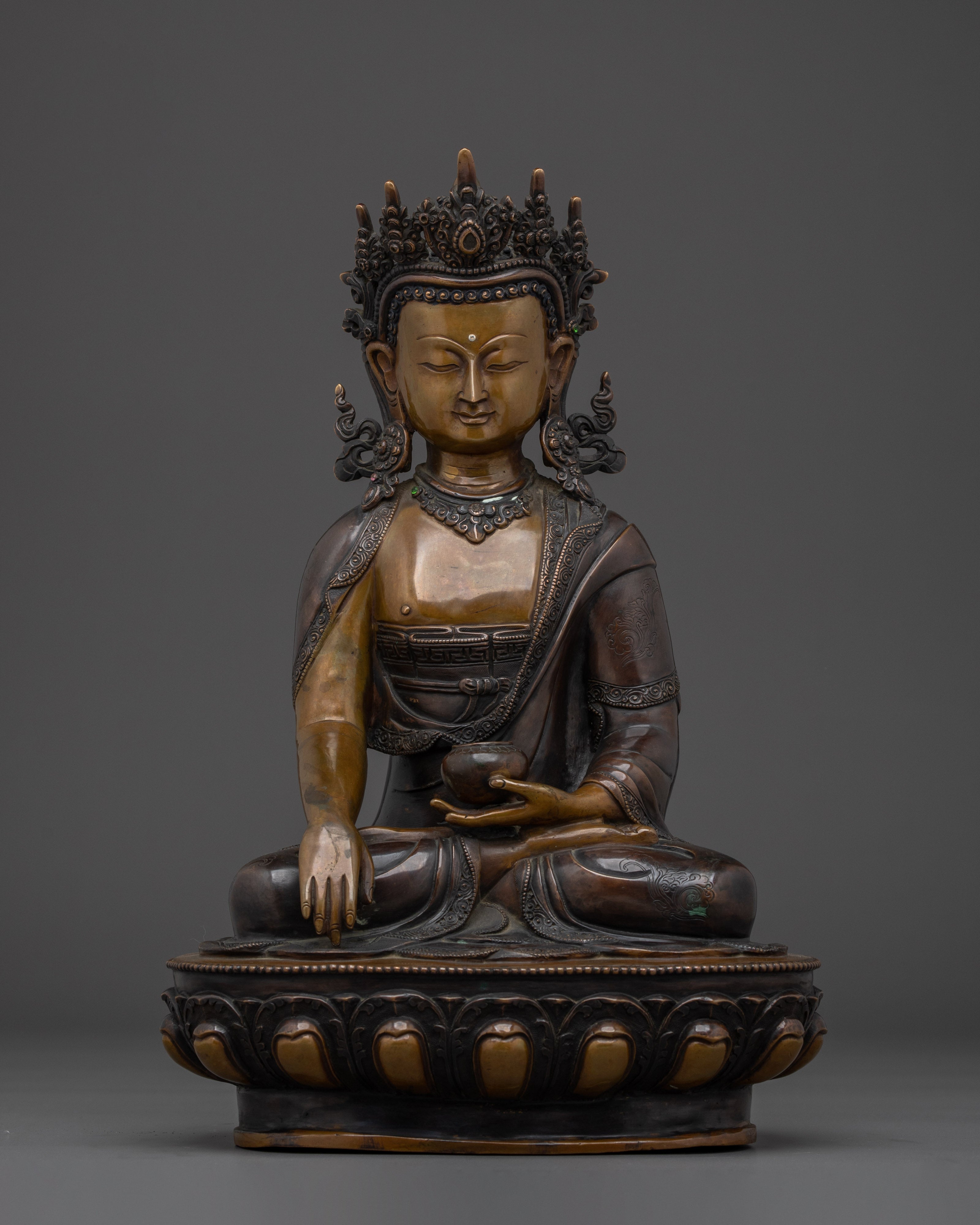 sacred-crown-shakyamuni-buddha